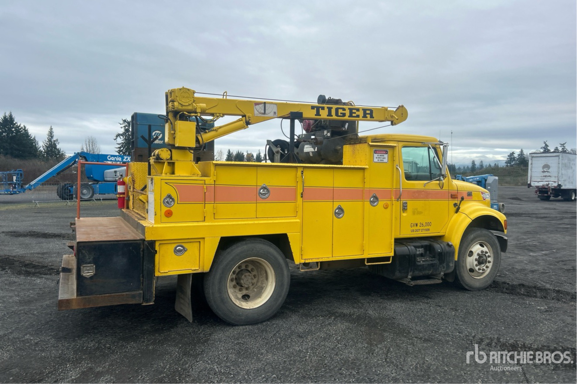 General Appearance with Picture, Right Rear Corner