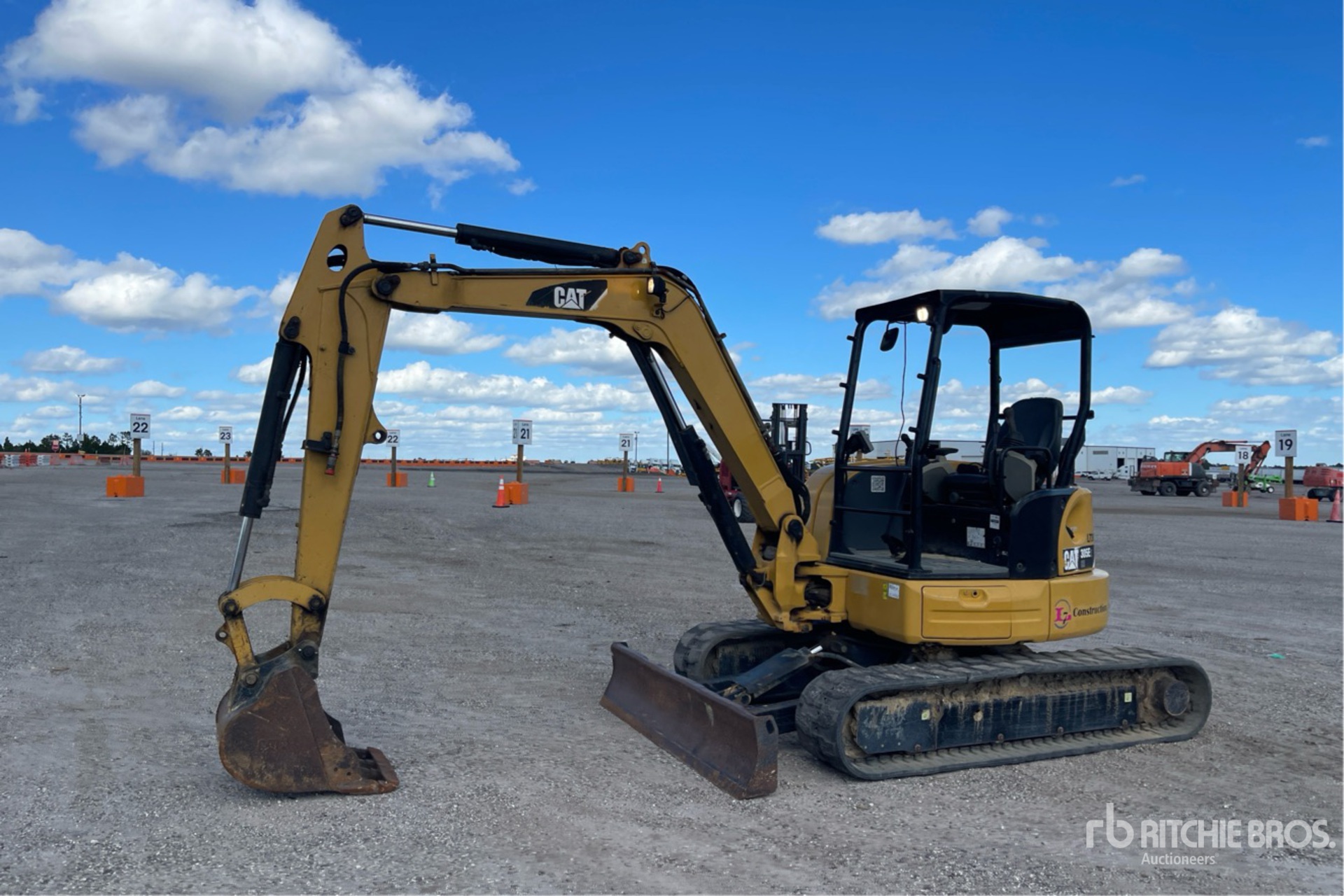 General Appearance with Picture, Left Front Corner