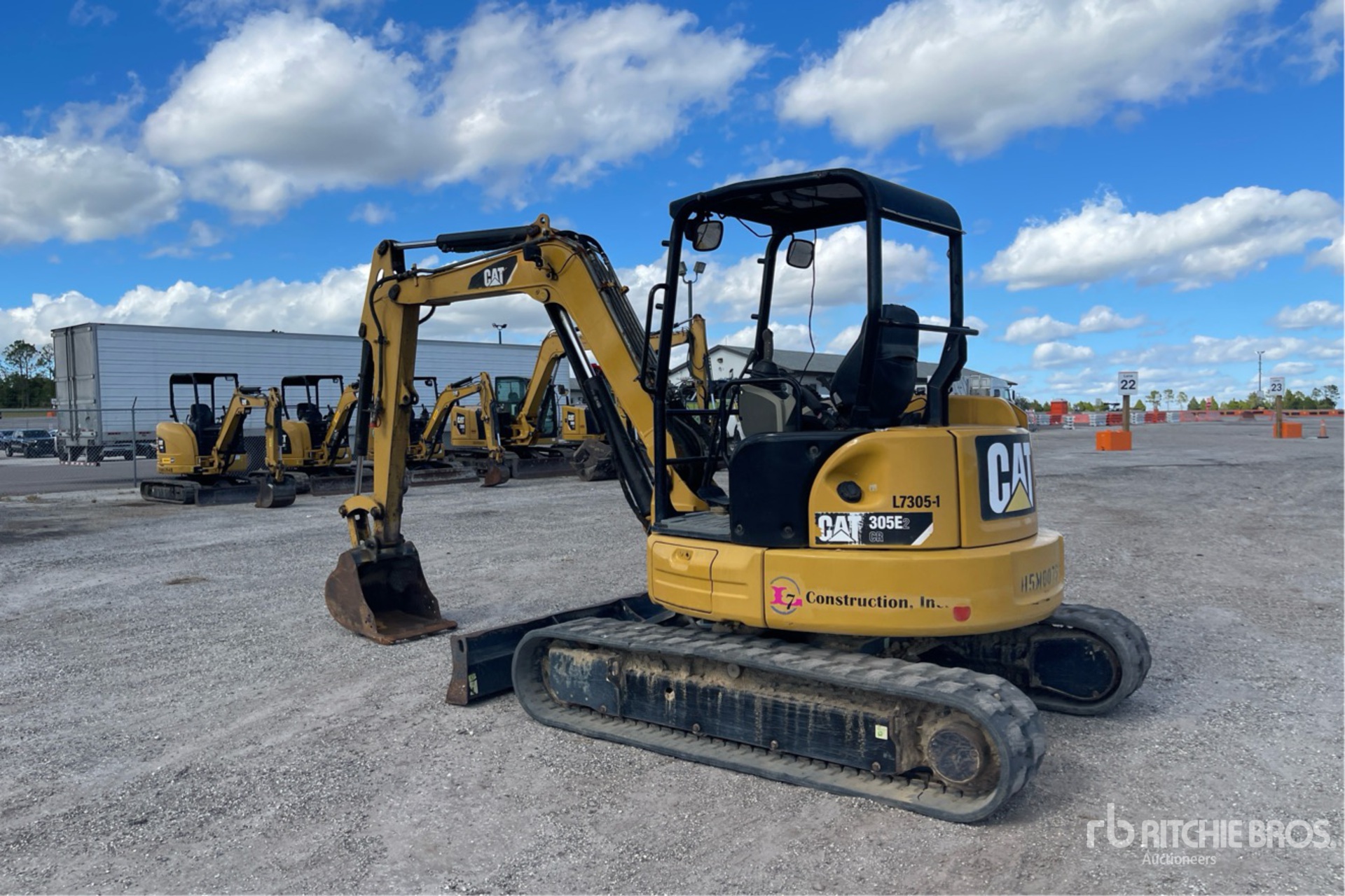 General Appearance with Picture, Left Rear Corner