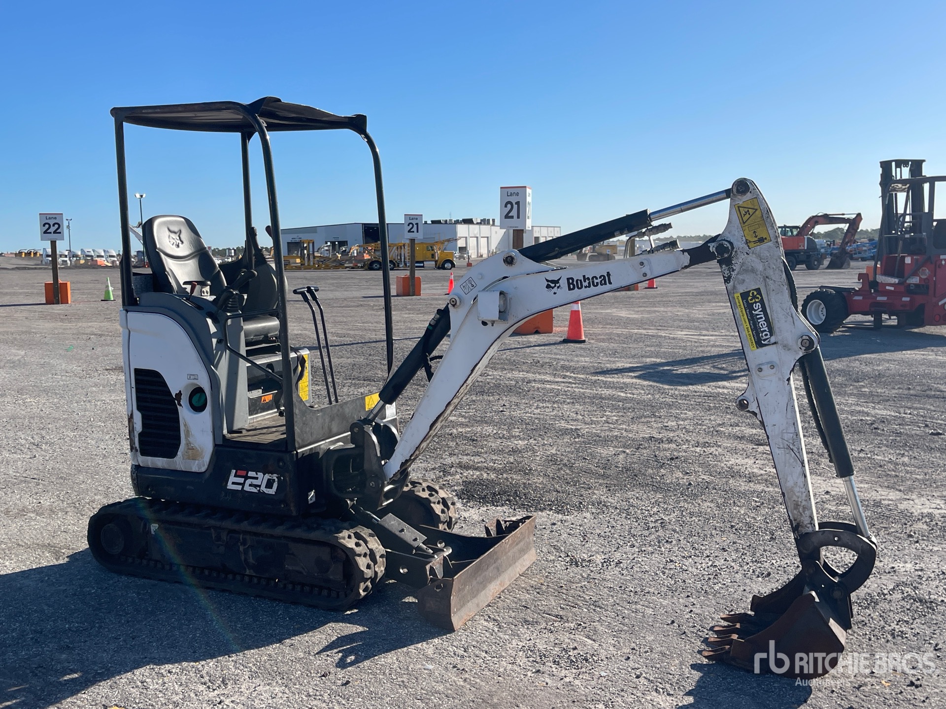 General Appearance with Picture, Right Front Corner