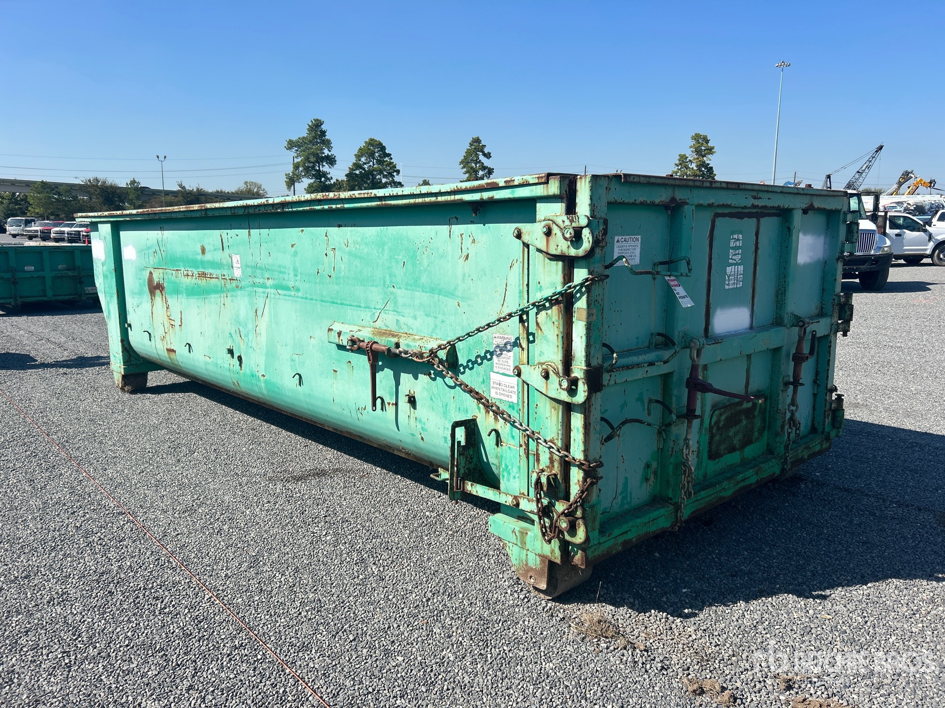 General Appearance with Foto, angolo posteriore sinistro