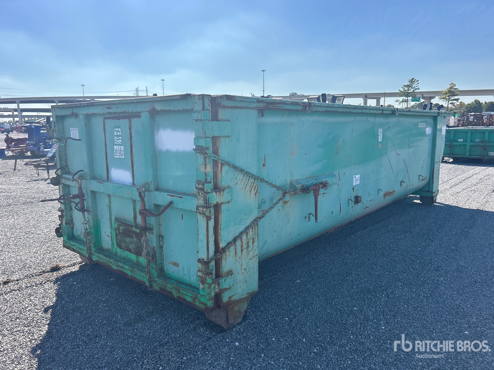 General Appearance with Foto, angolo anteriore sinistro