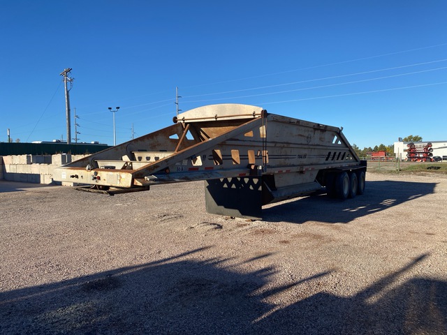 1993 Trail King TK54BU-433 15 ft Tri/A Belly Dump Trailer 1993 Trail King TK54BU-433 15 ft Tri/A Belly Dump Trailer