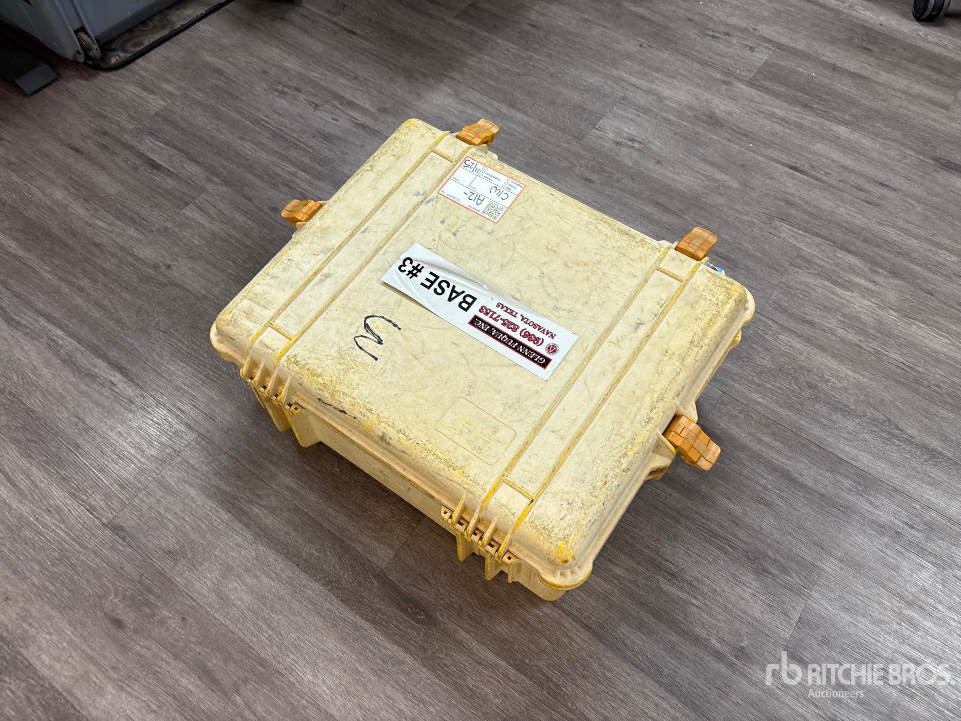 General Appearance with Image, coin avant droit