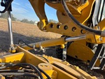 Hydraulics with Saddle Positioning Cylinder