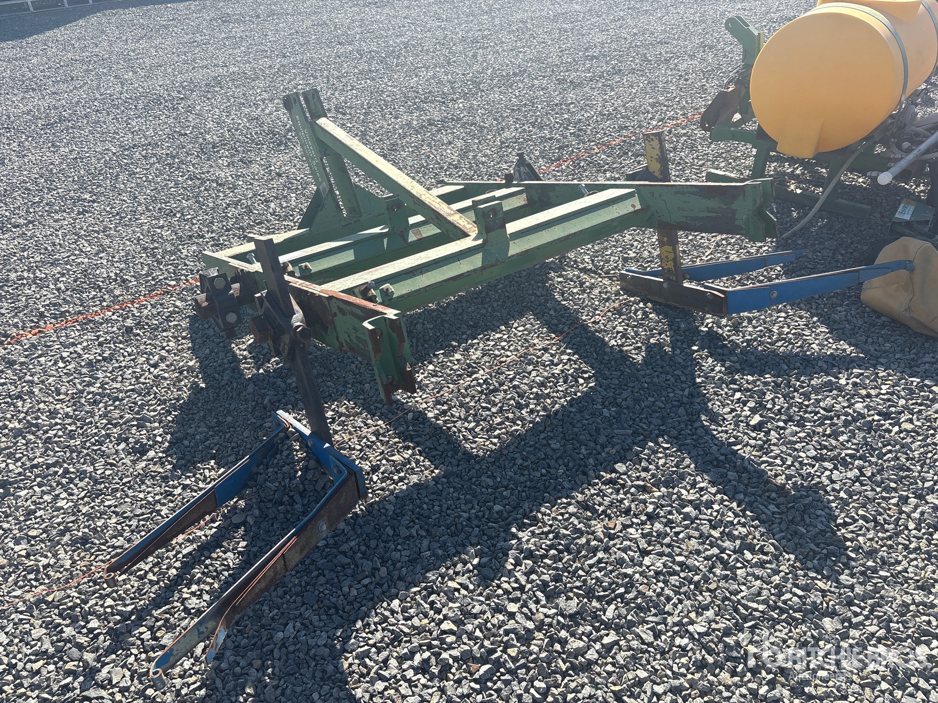 General Appearance with Foto, angolo posteriore sinistro