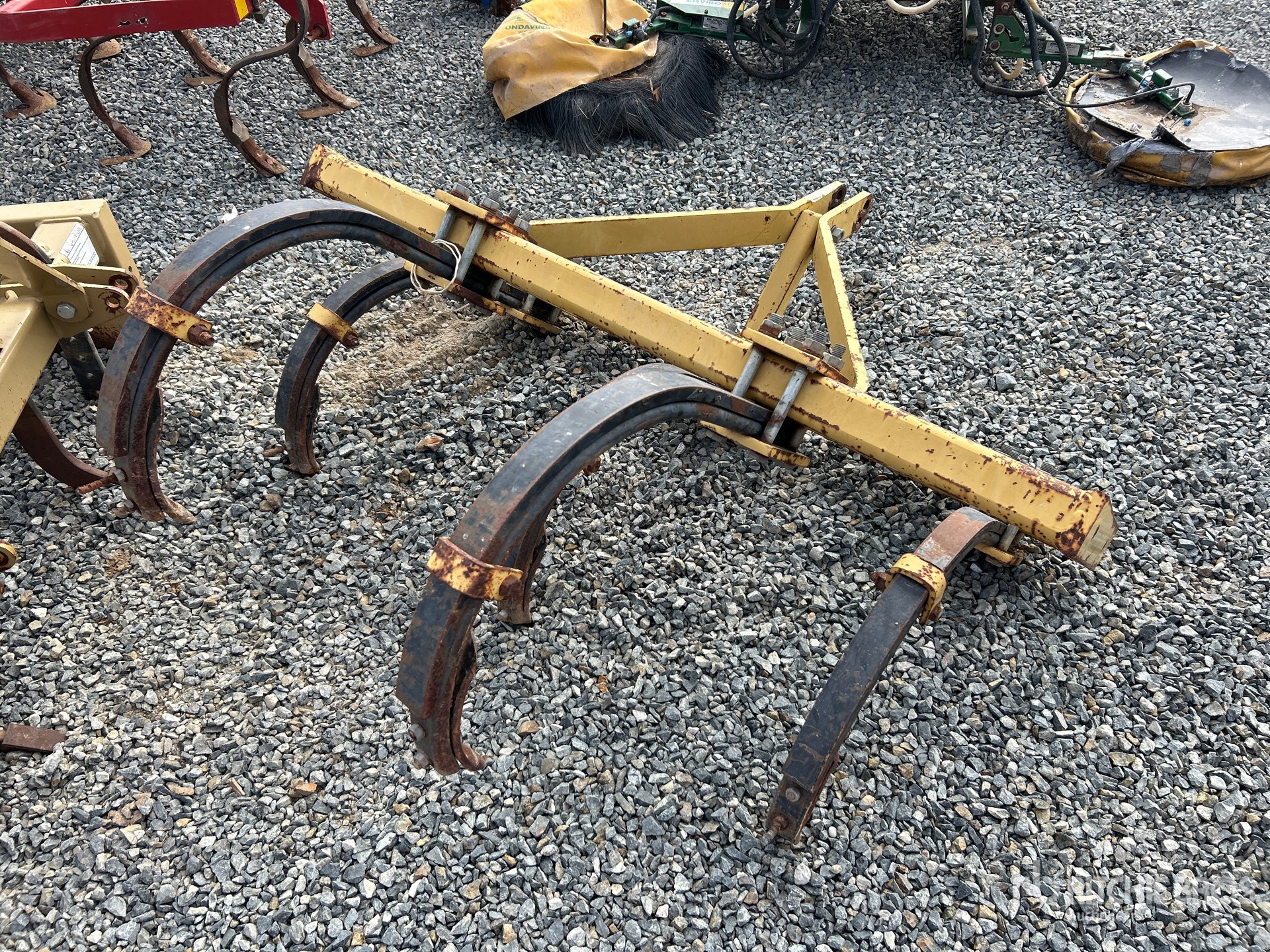 Aspect général with Image, coin arrière droit