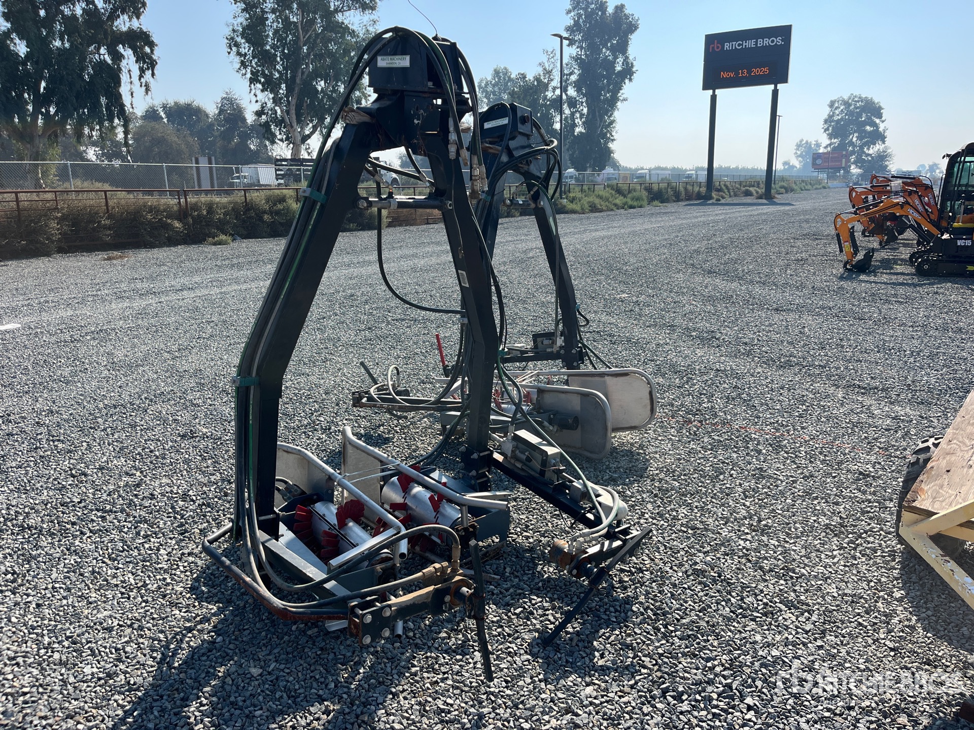 General Appearance with Foto, angolo posteriore sinistro