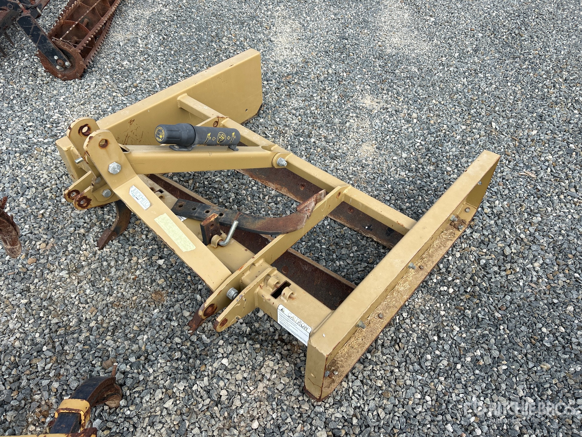 General Appearance with Bild, Ecke hinten rechts