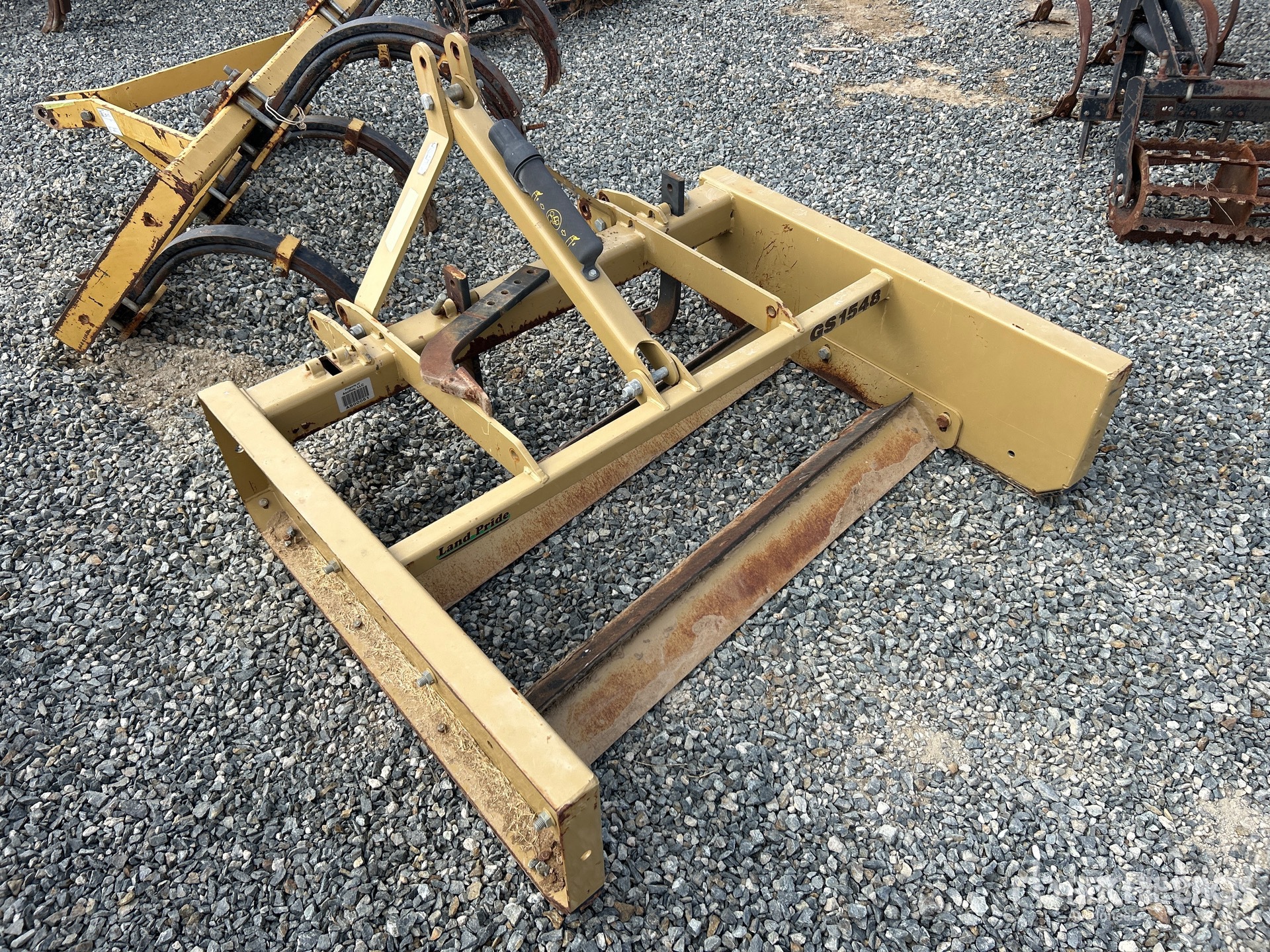 General Appearance with Bild, Ecke vorne rechts