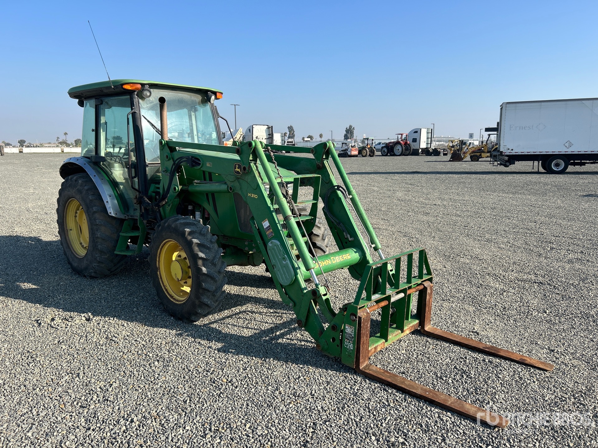 General Appearance with Picture, Right Front Corner