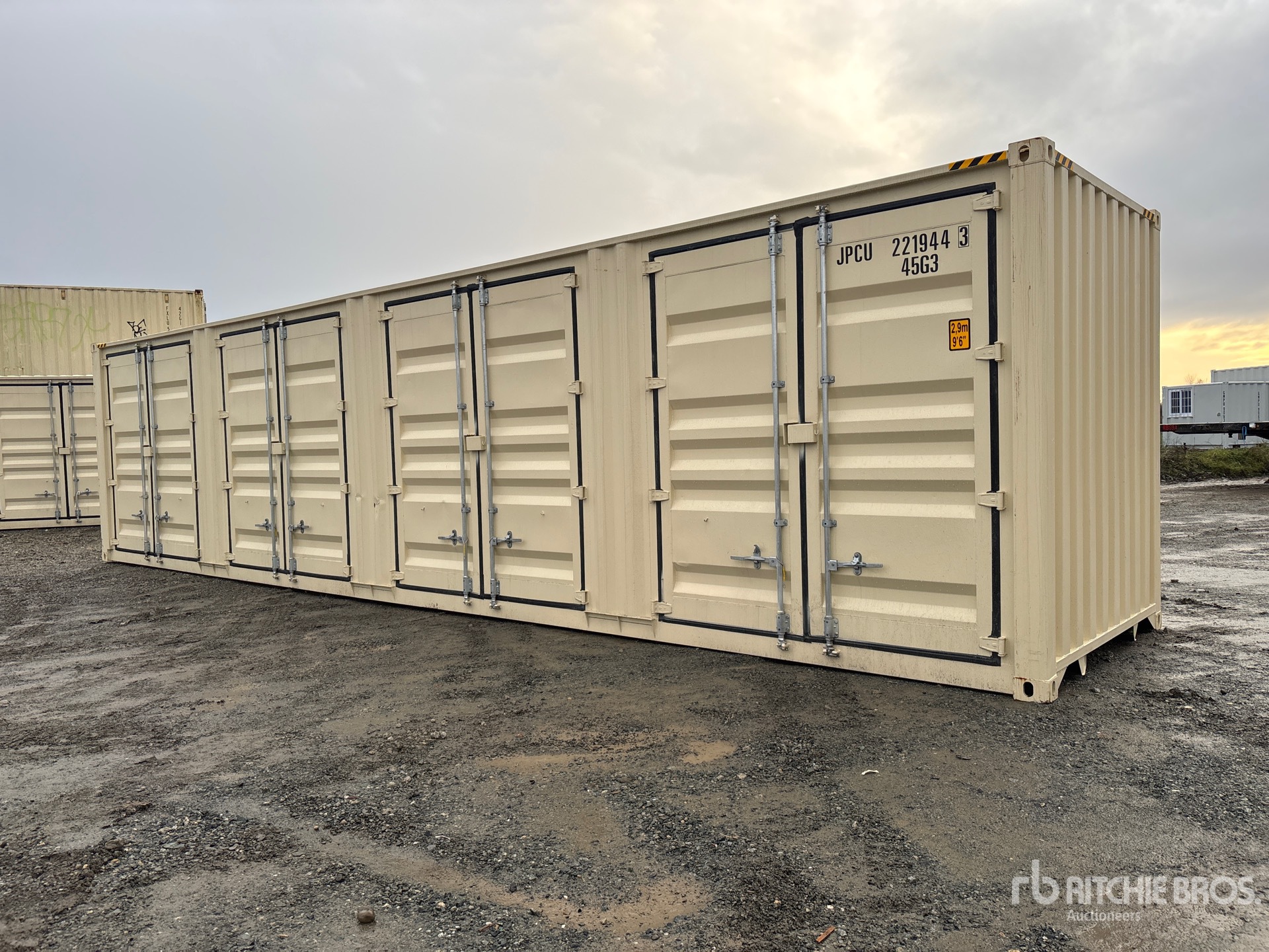 General Appearance with Foto, angolo posteriore sinistro