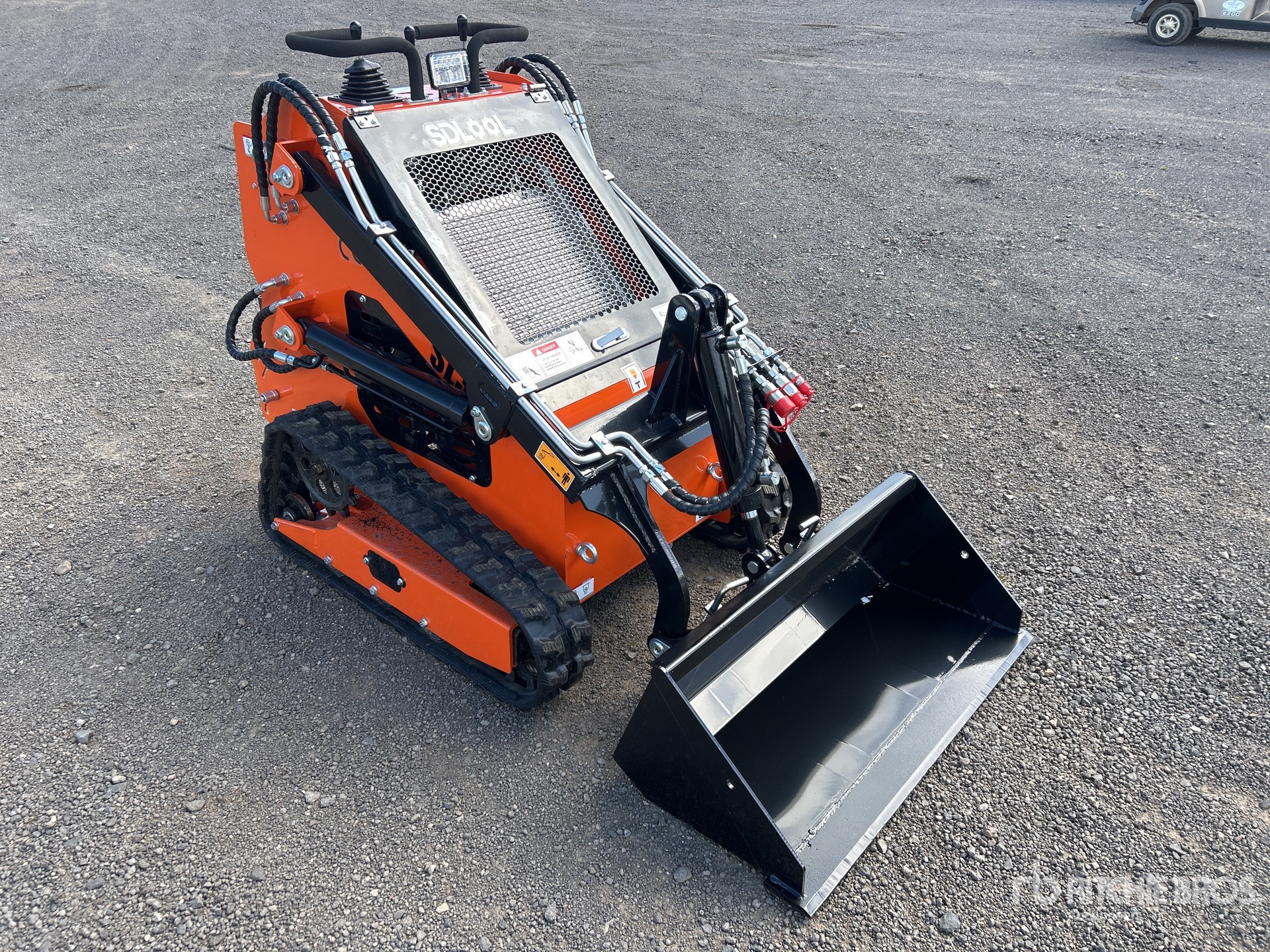 General Appearance with Picture, Right Front Corner