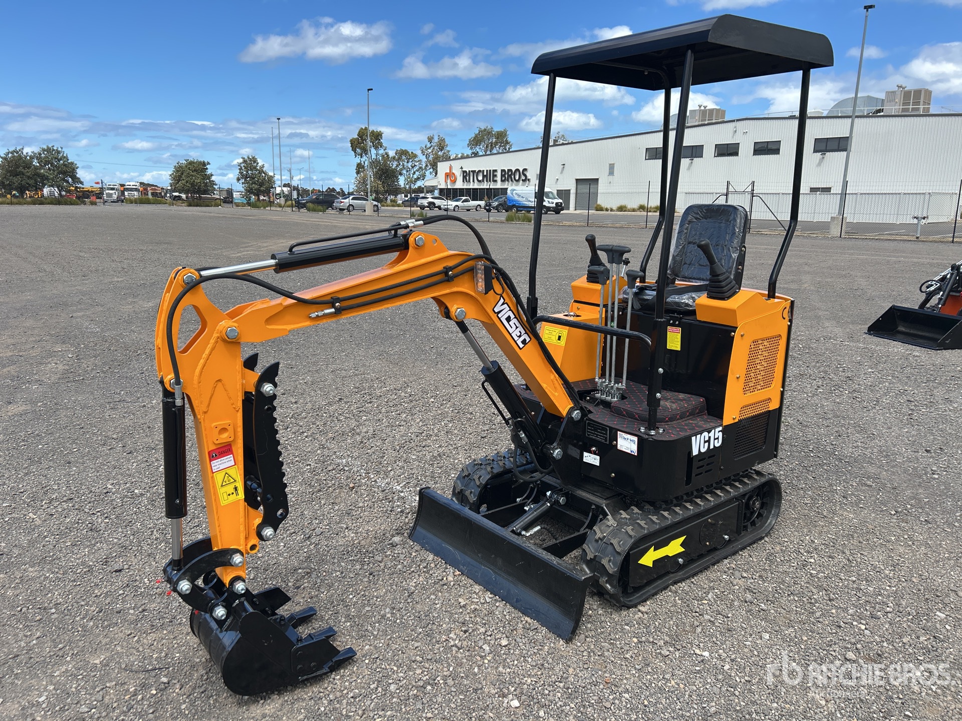 General Appearance with Picture, Left Front Corner