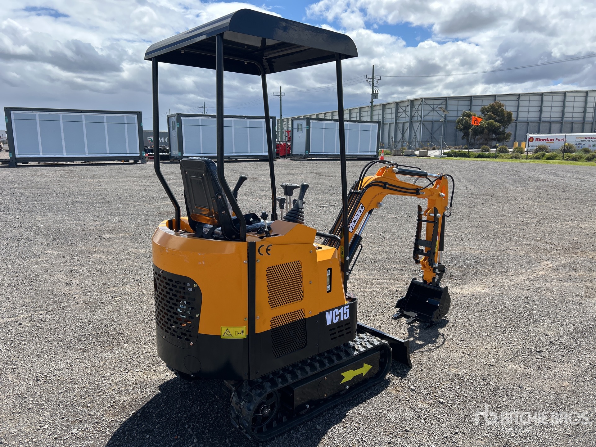 General Appearance with Picture, Right Rear Corner