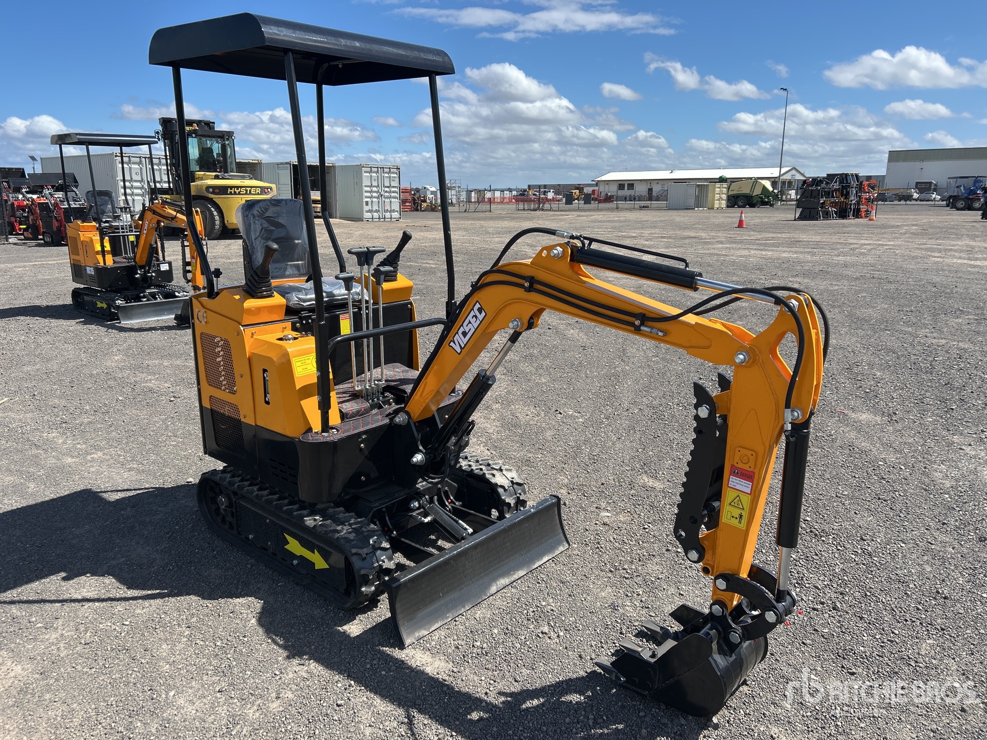 General Appearance with Picture, Right Front Corner