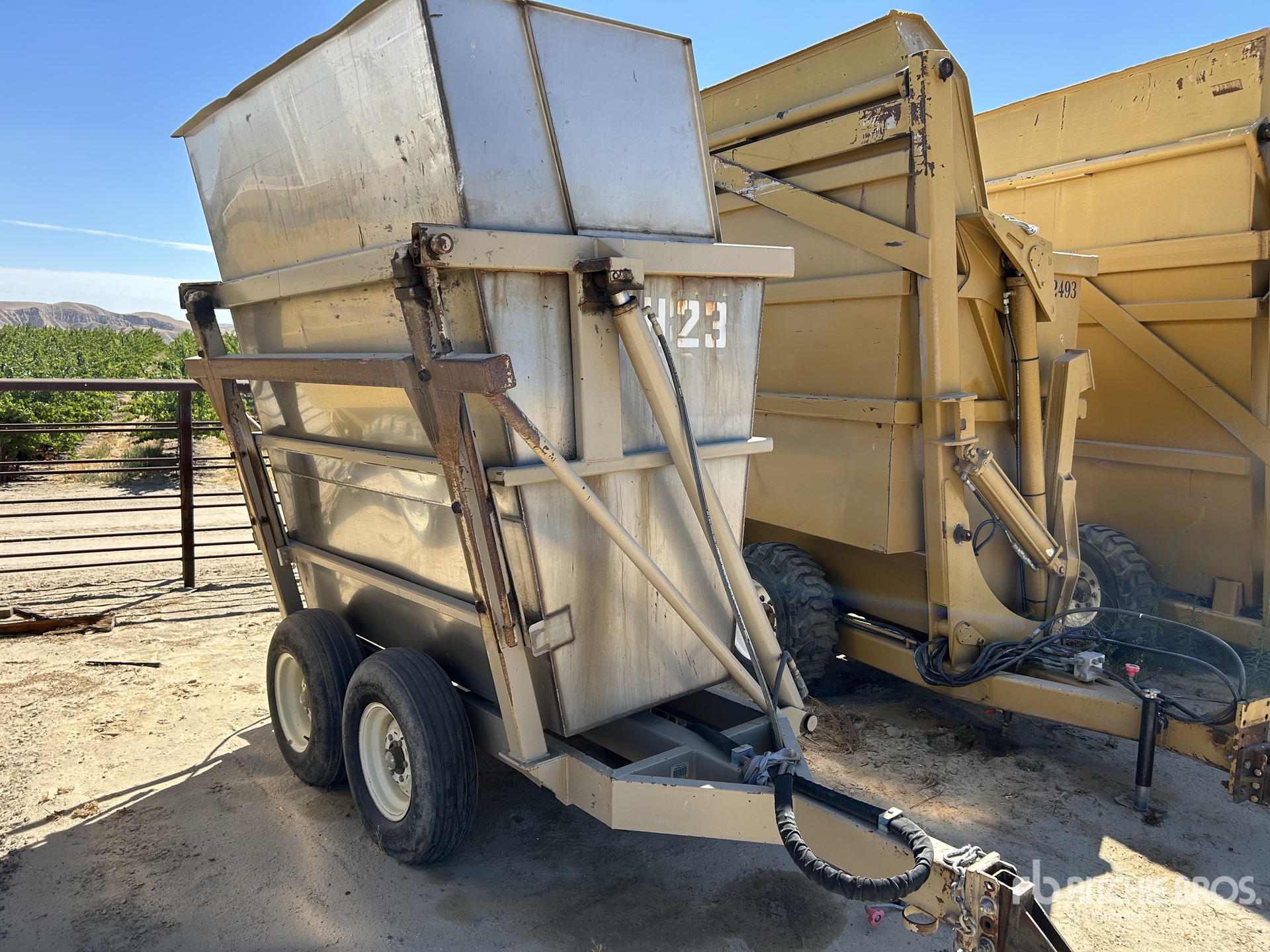 General Appearance with Featured Photo