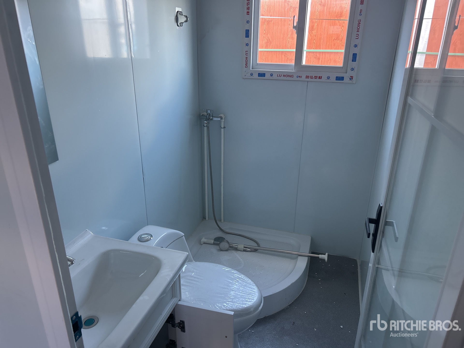 General Appearance with Zdjęcie, lewy dolny róg