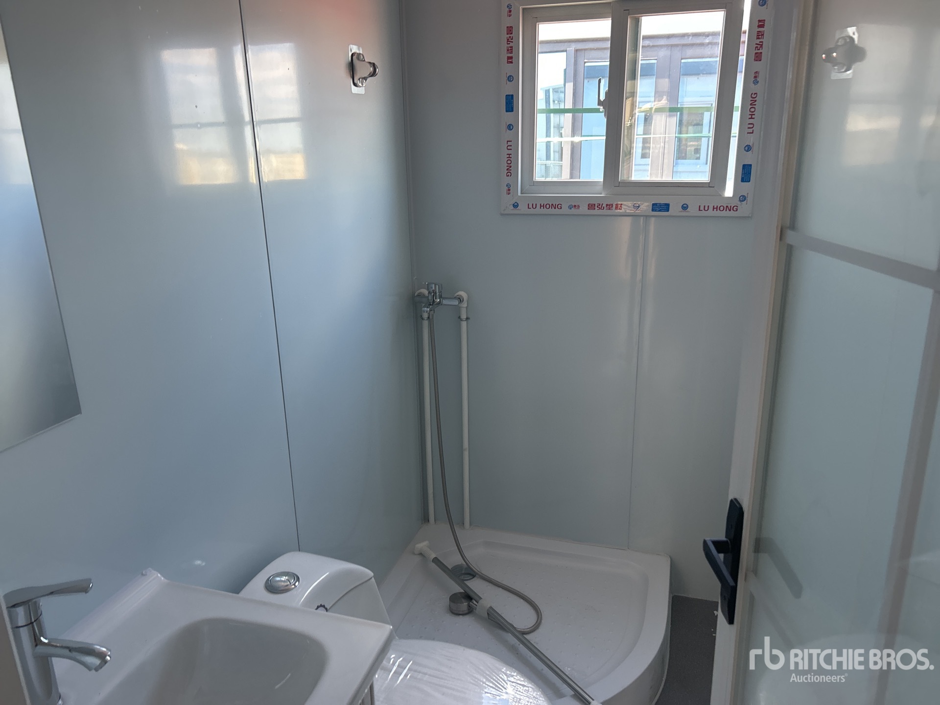 General Appearance with Zdjęcie, prawy dolny róg