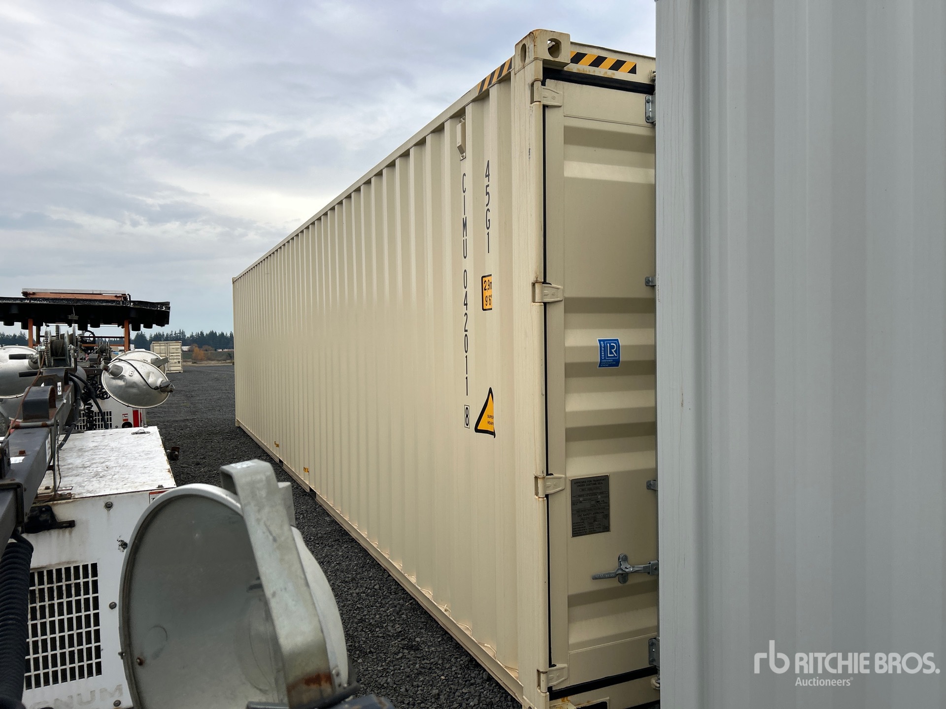 General Appearance with Bild, Ecke vorne rechts