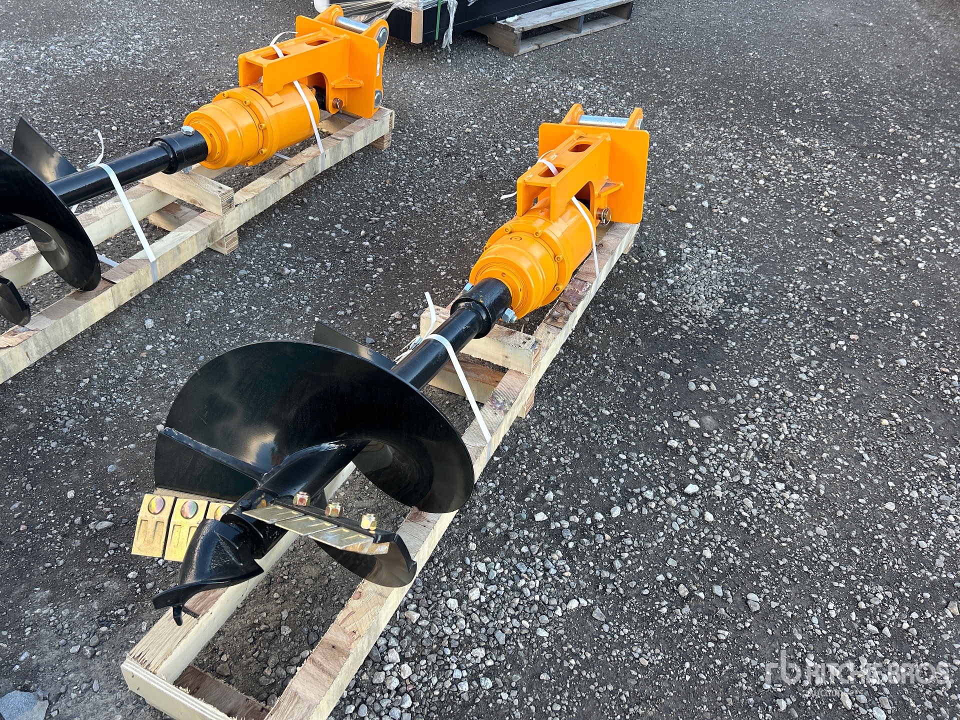 General Appearance with Bild, Ecke vorne links