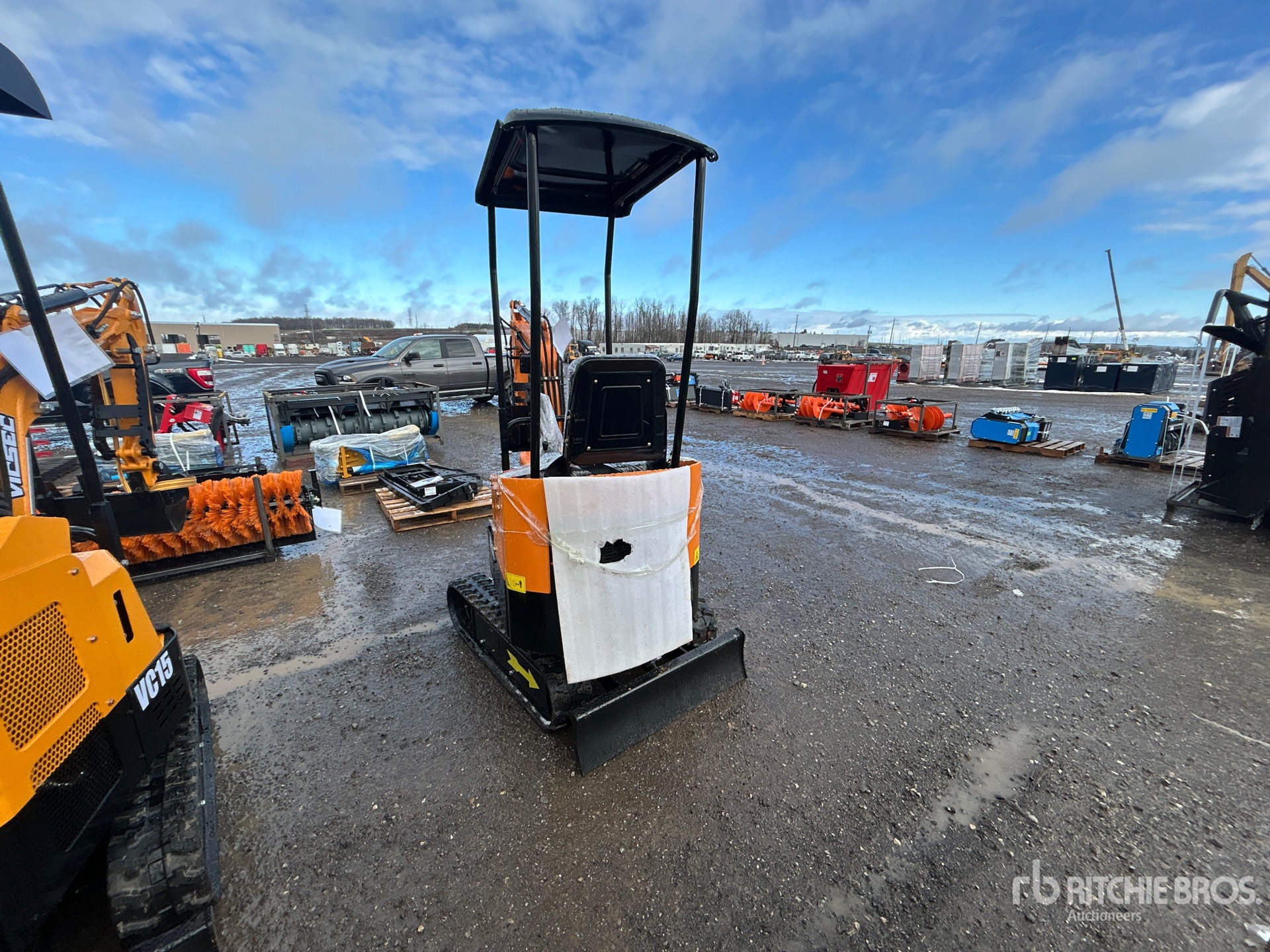 General Appearance with Foto, angolo posteriore sinistro