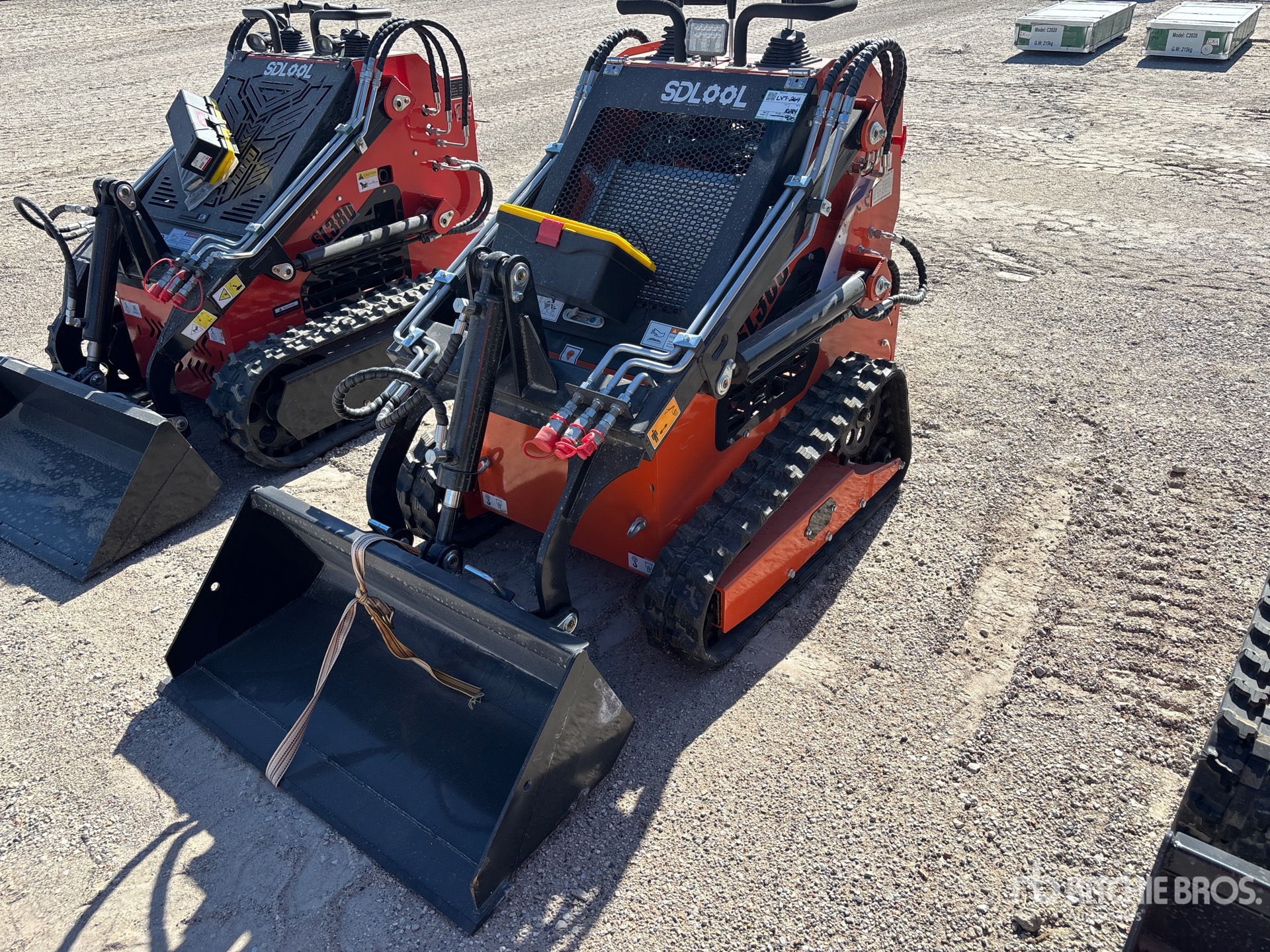 General Appearance with Bild, Ecke vorne links