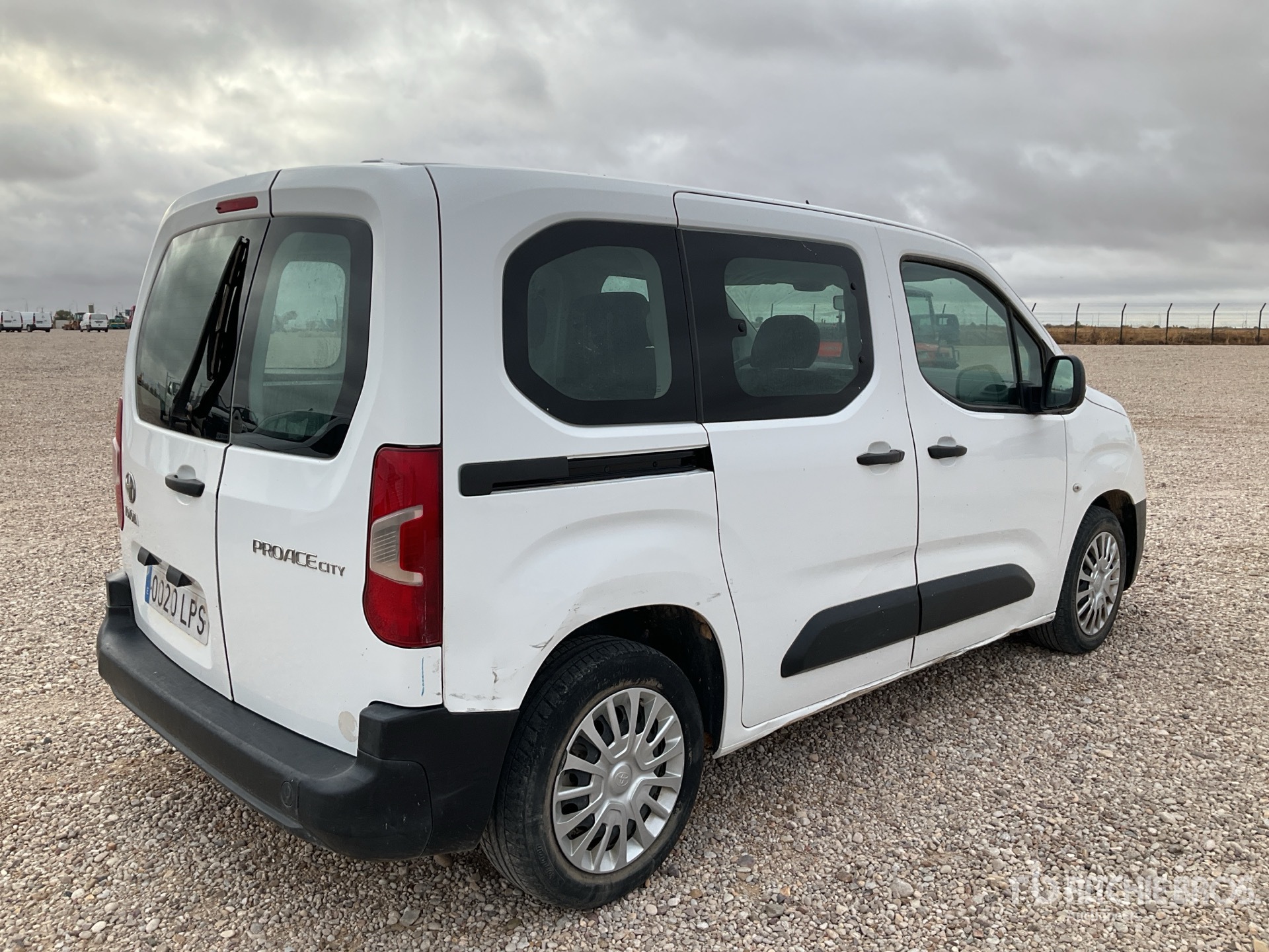 General Appearance with Picture, Right Rear Corner
