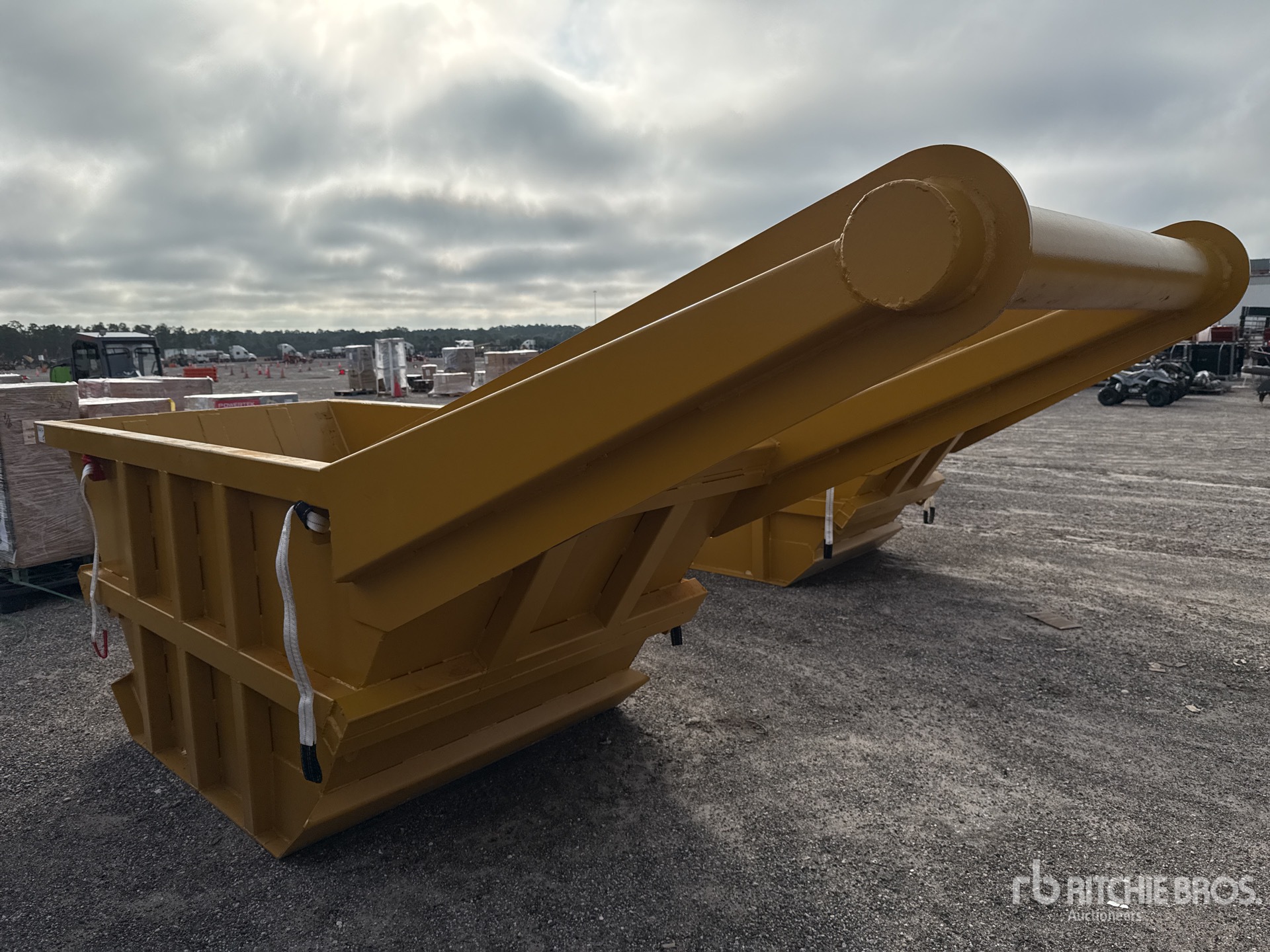 General Appearance with Foto, angolo anteriore sinistro