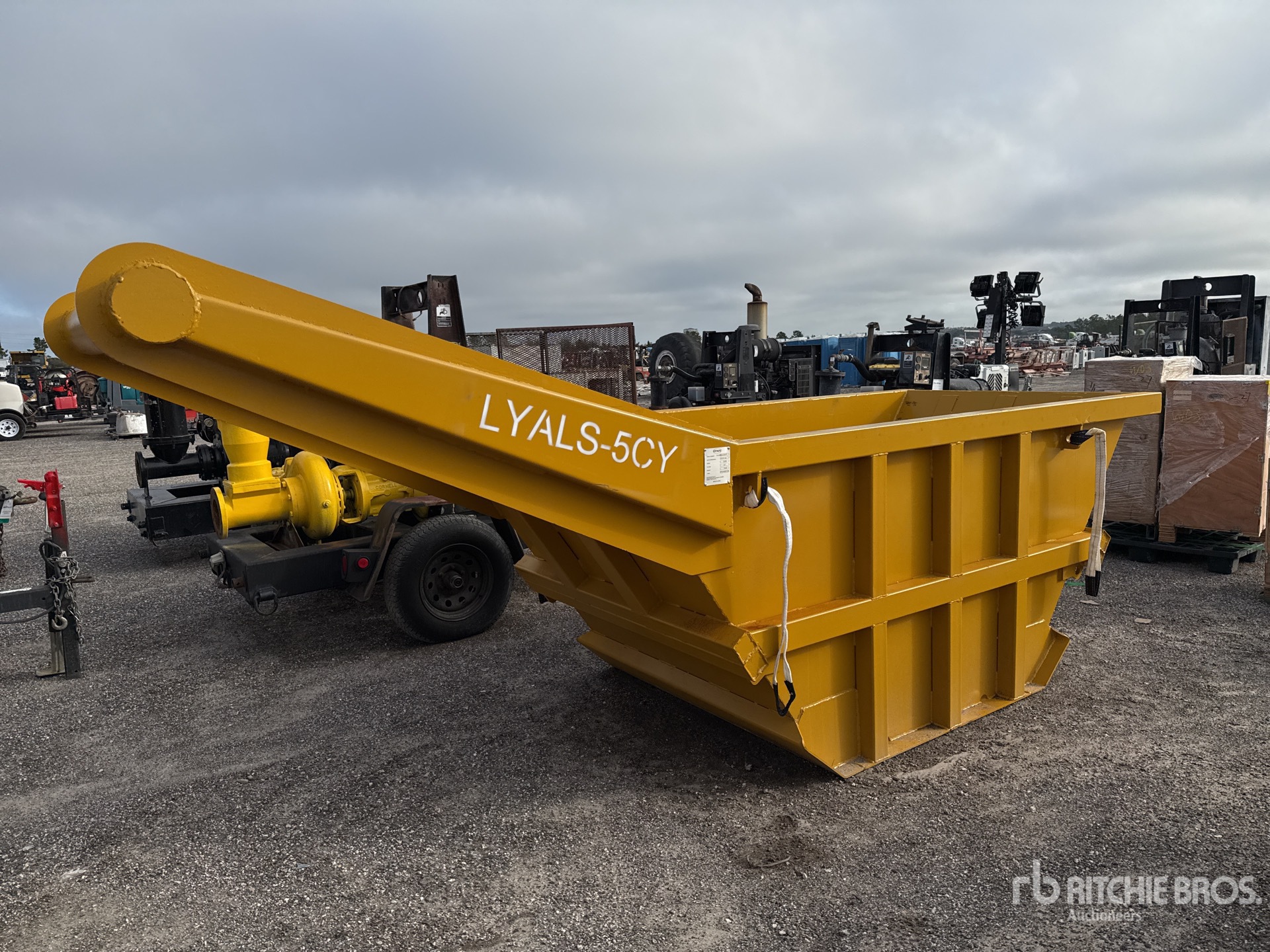 General Appearance with Foto, angolo posteriore sinistro