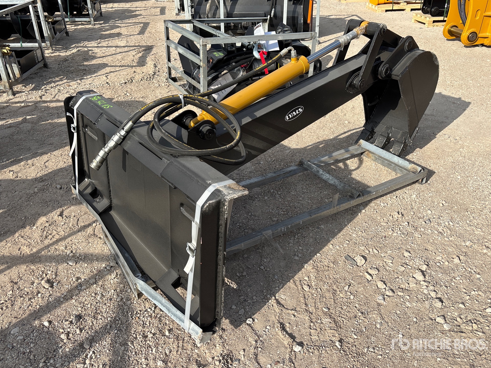 General Appearance with Bild, Ecke hinten rechts