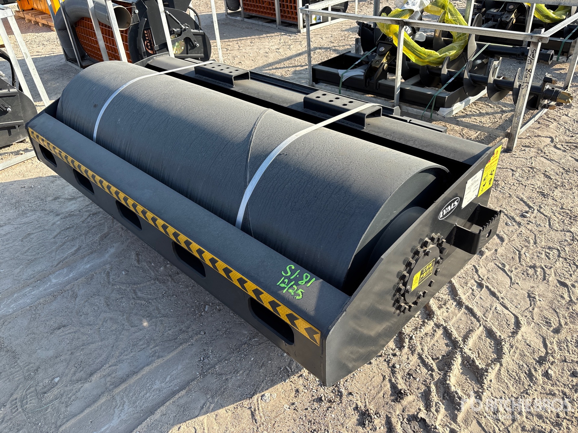 General Appearance with Bild, Ecke vorne links