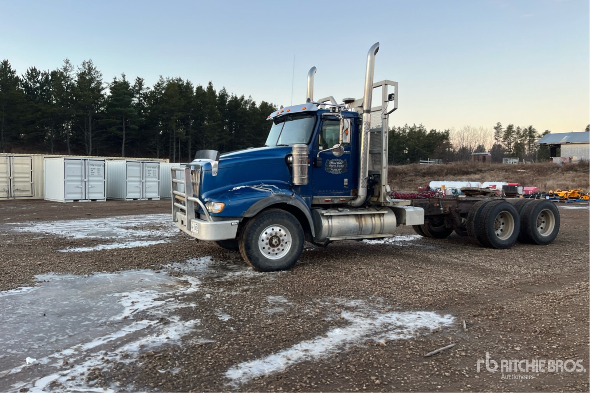 General Appearance with Bild, Ecke vorne links