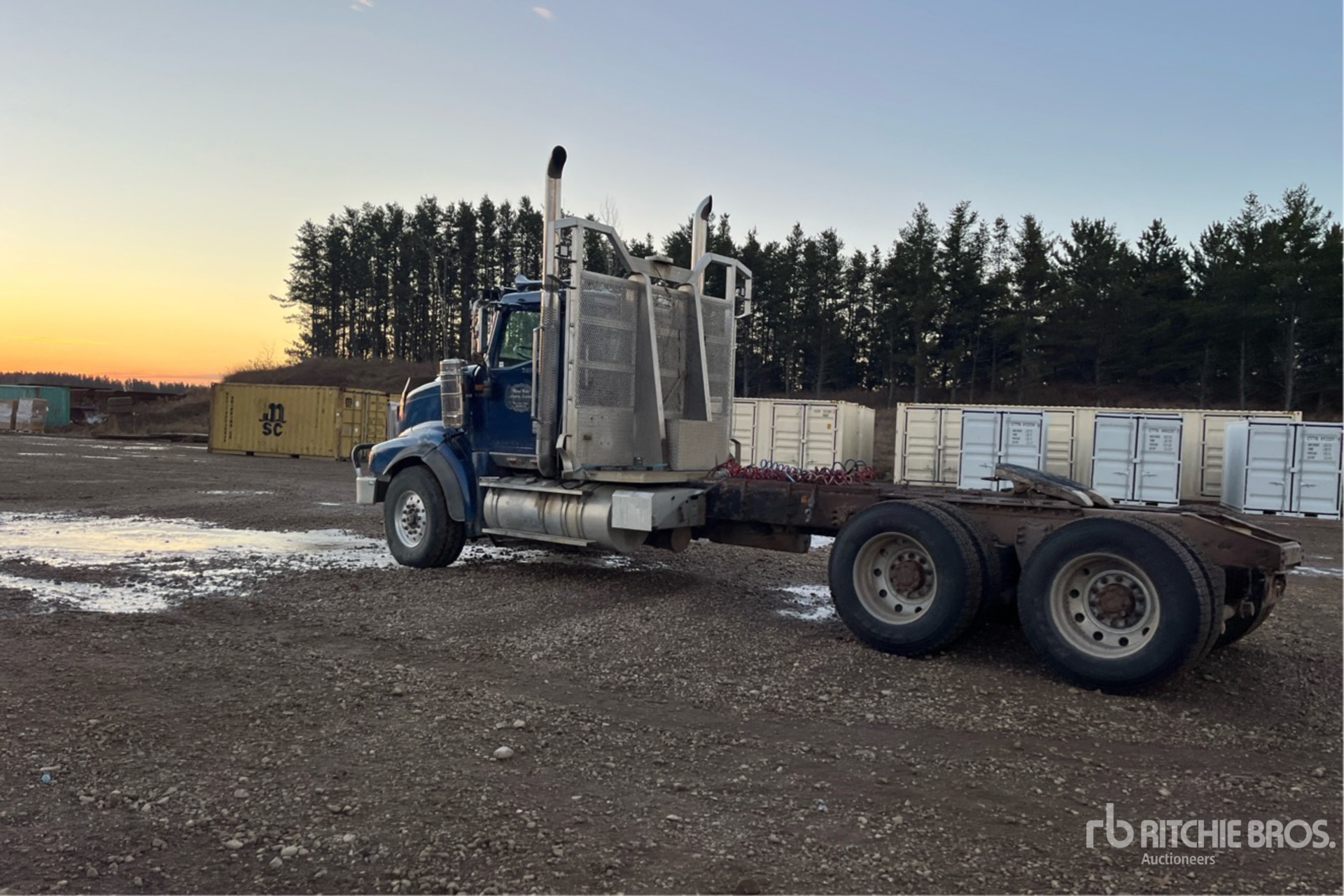 General Appearance with Bild, Ecke hinten links