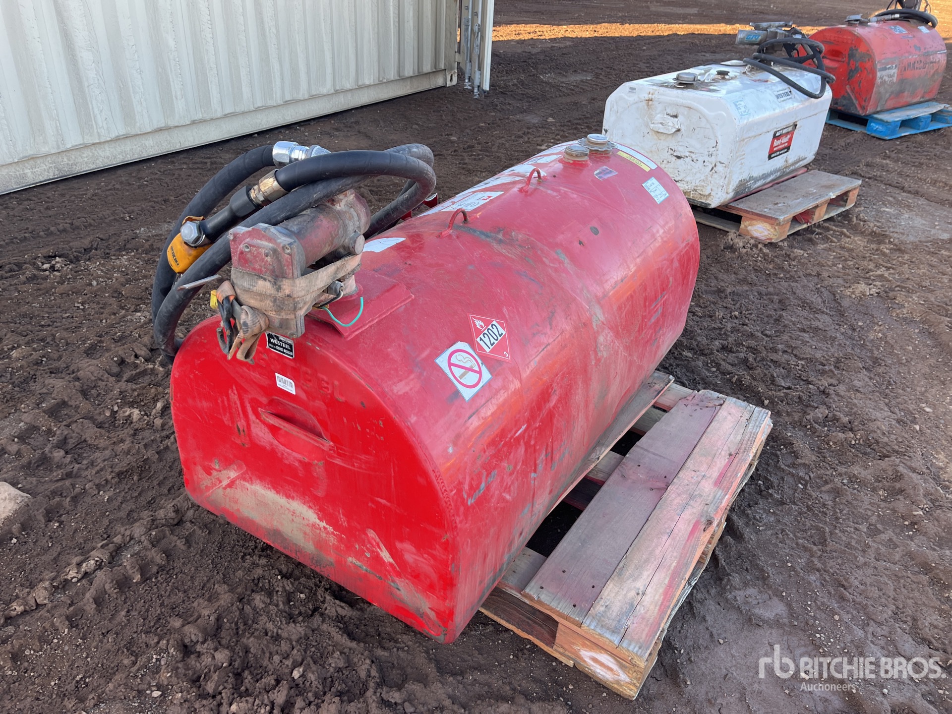 General Appearance with Bild, Ecke vorne rechts