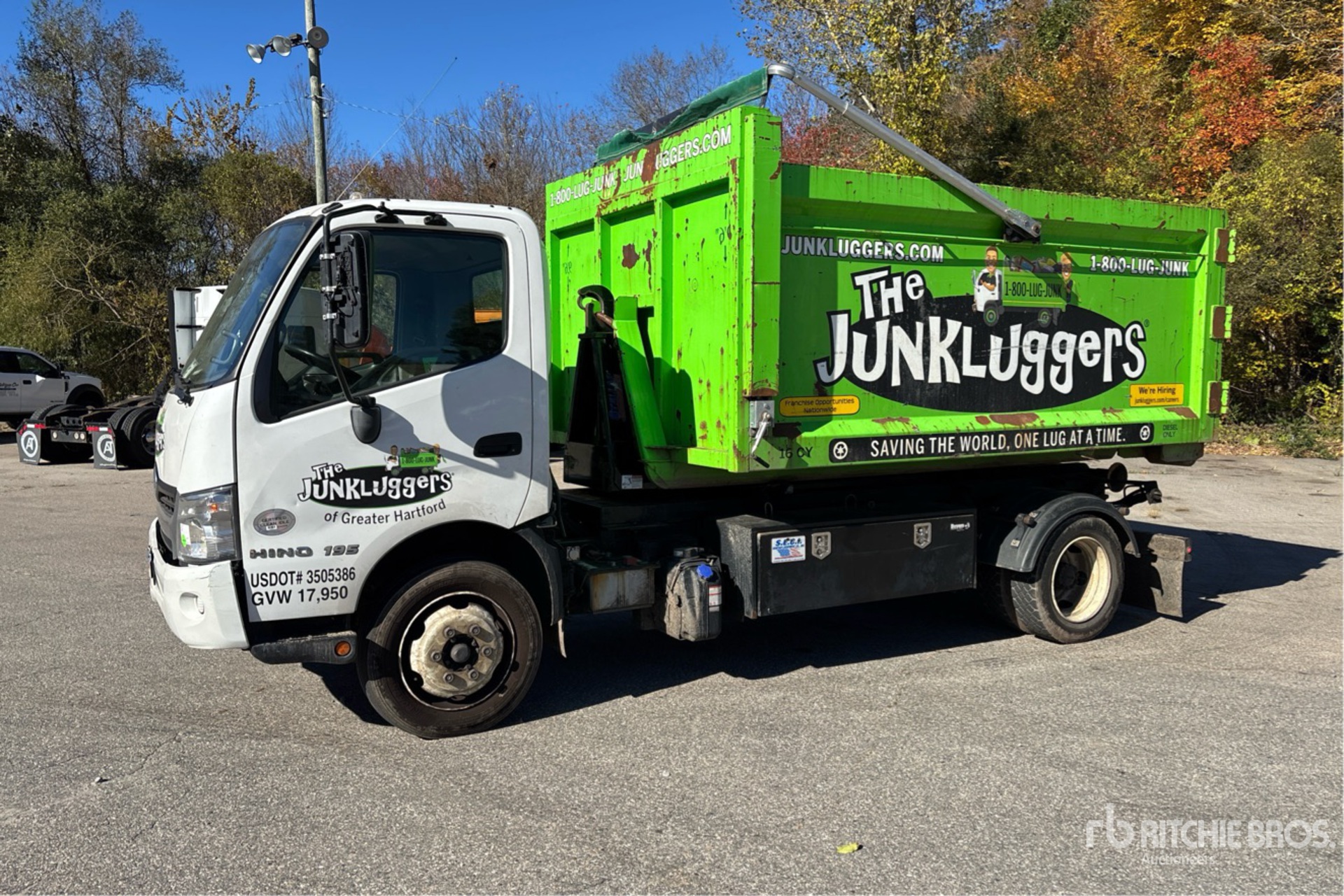 General Appearance with Bild, Ecke vorne links