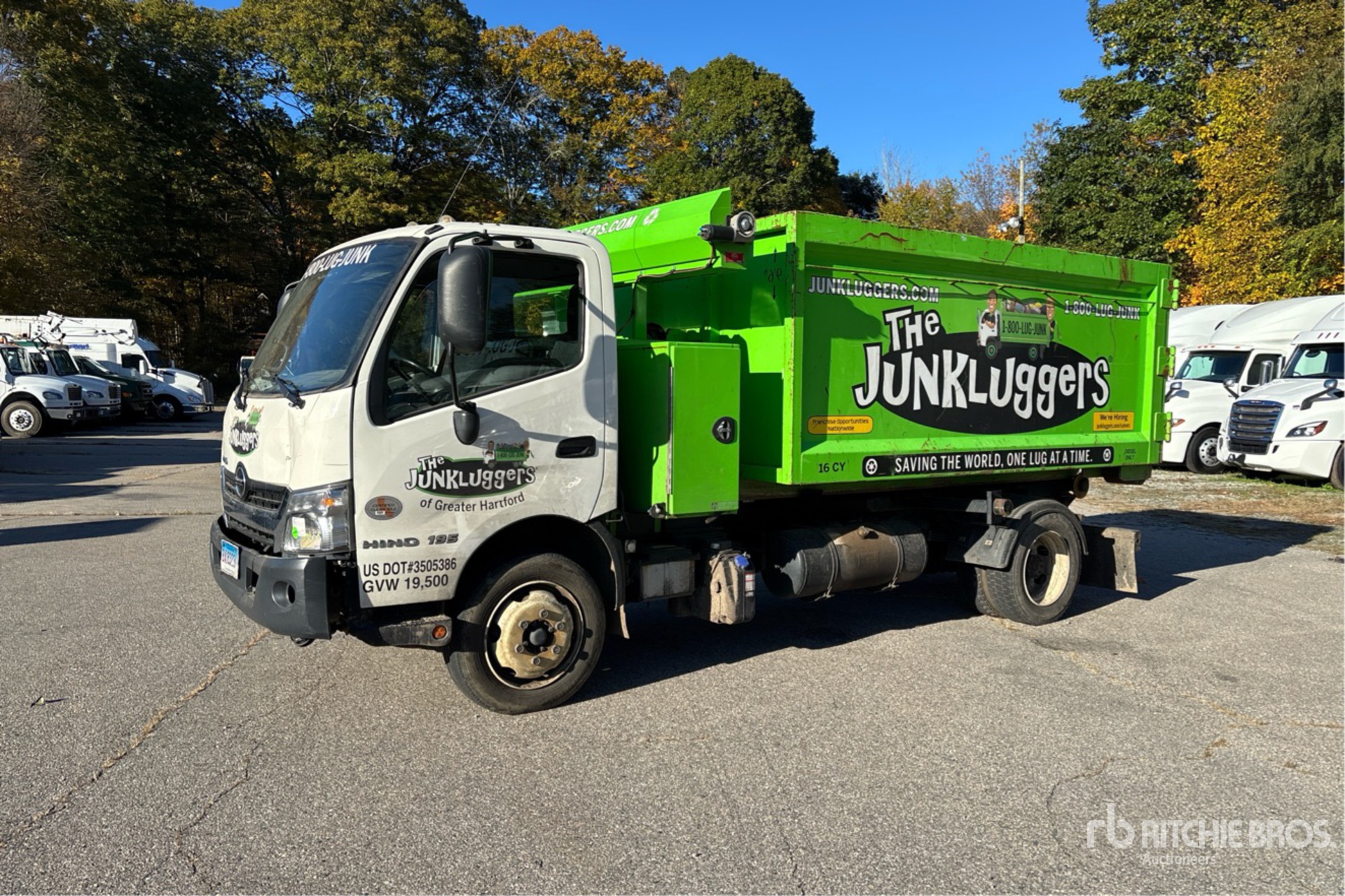 General Appearance with Bild, Ecke vorne links