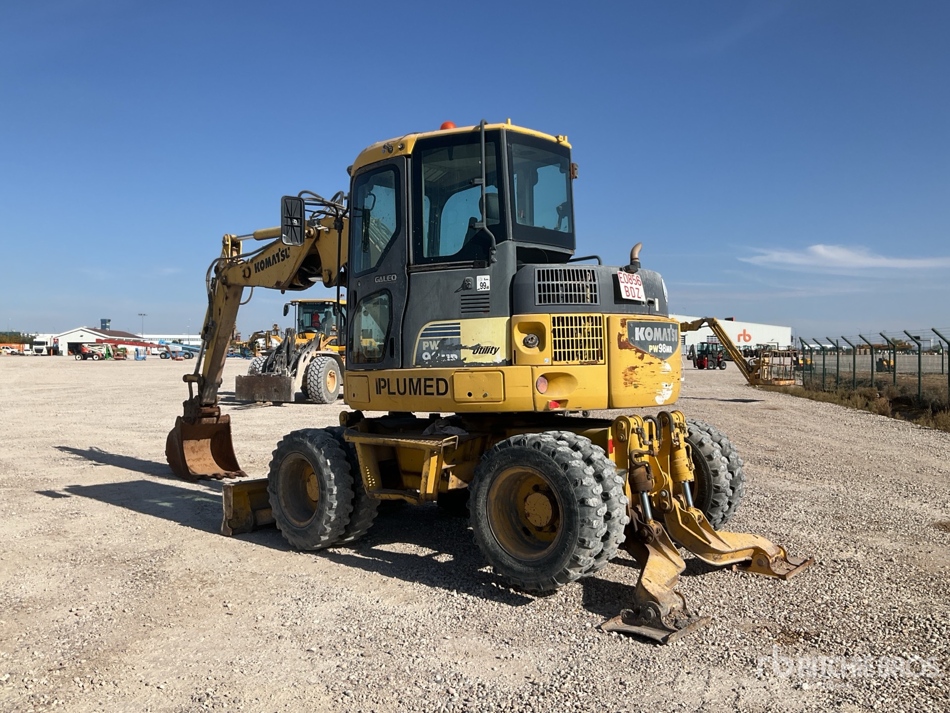 General Appearance with Foto, angolo posteriore sinistro