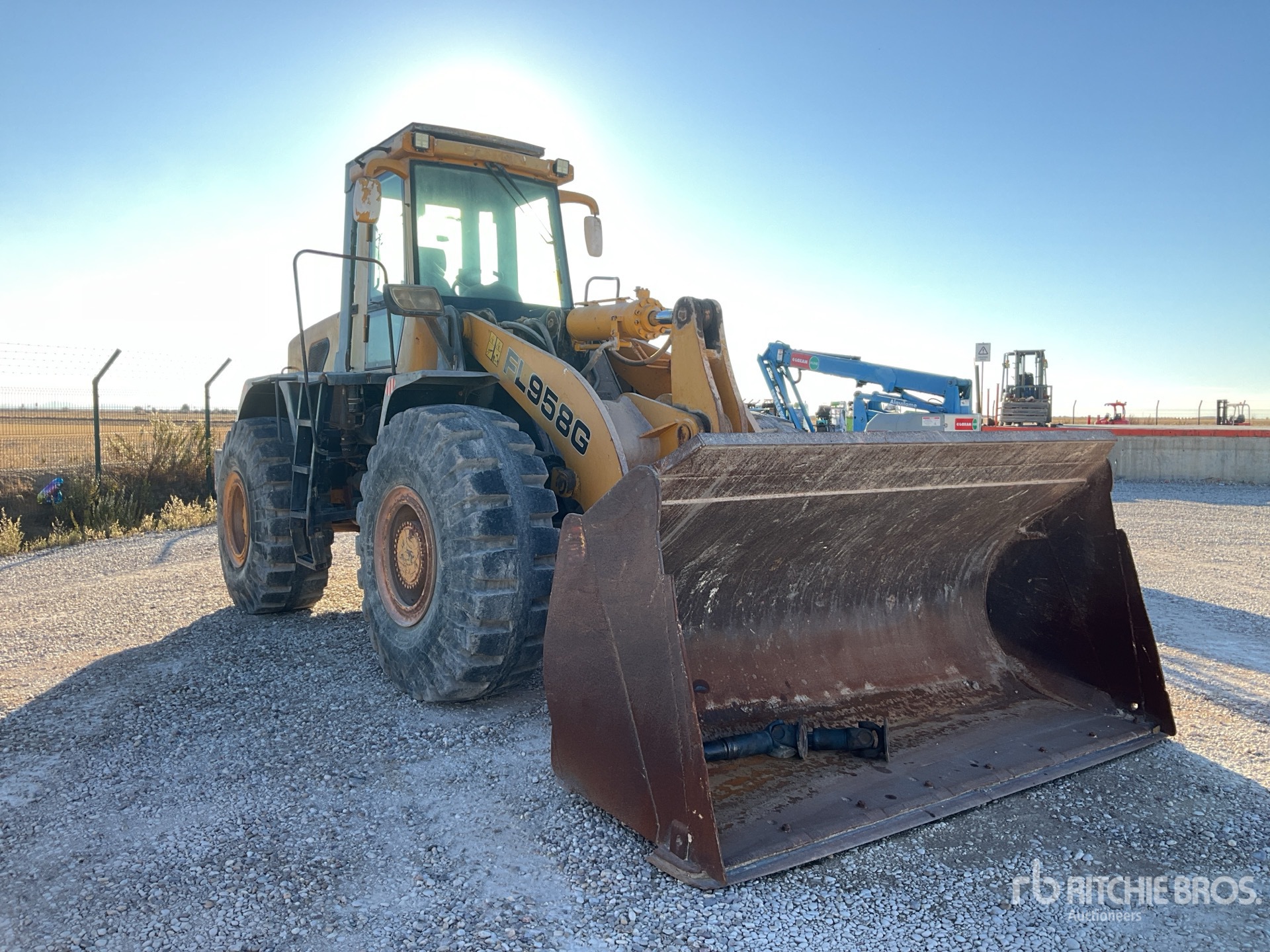 General Appearance with Picture, Right Front Corner