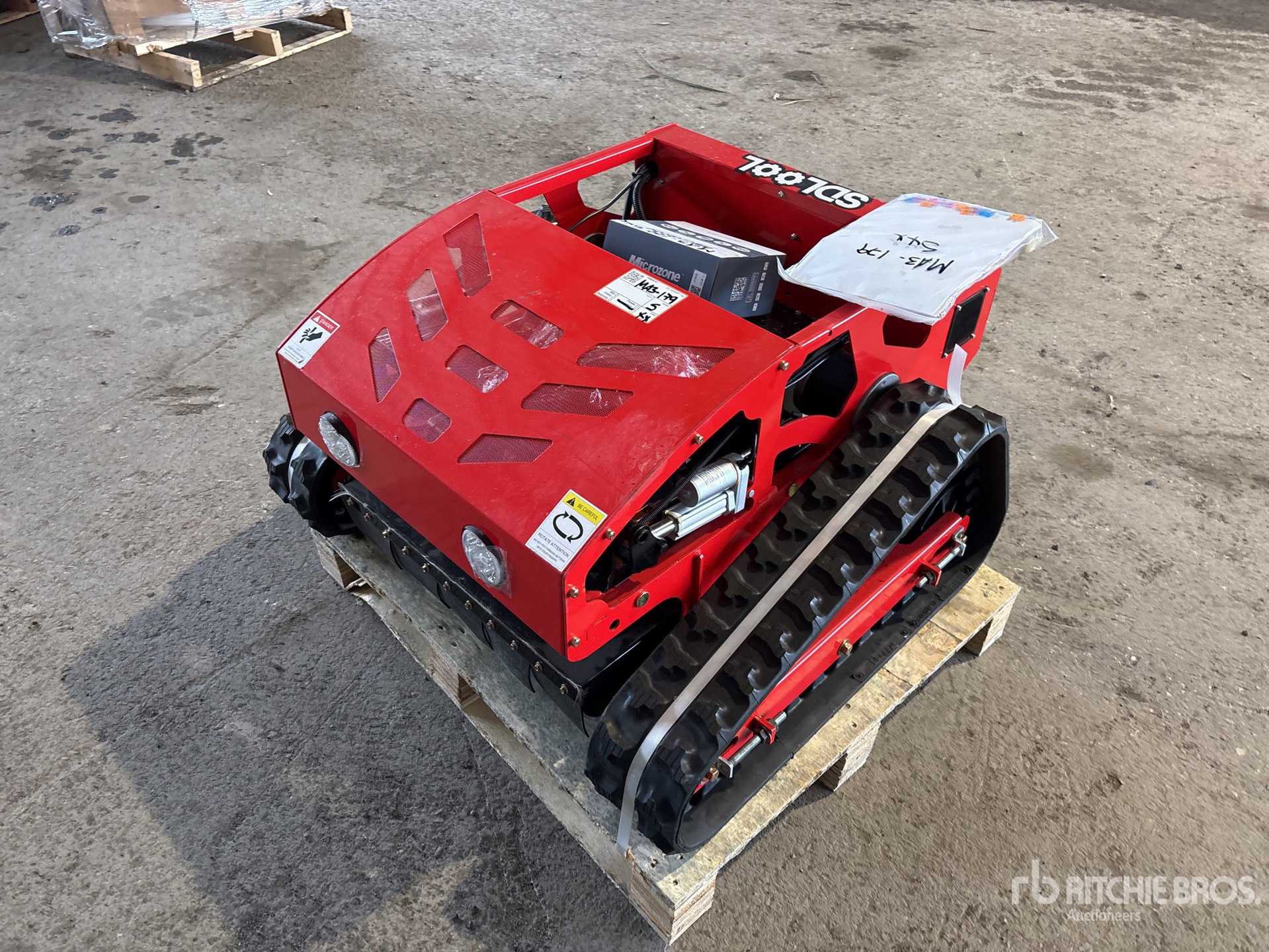 General Appearance with Picture, Left Front Corner