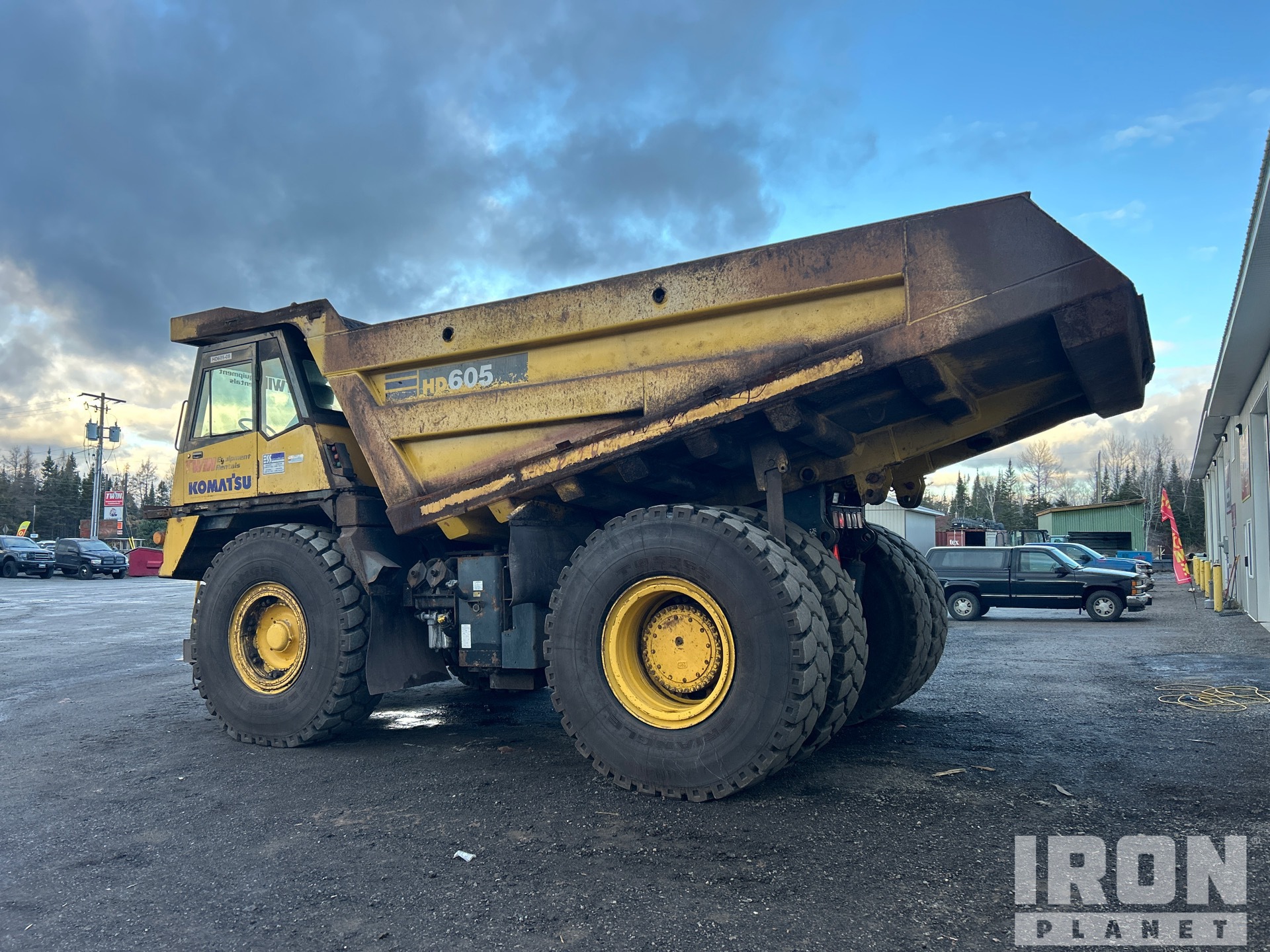 General Appearance with Picture, Left Rear Corner