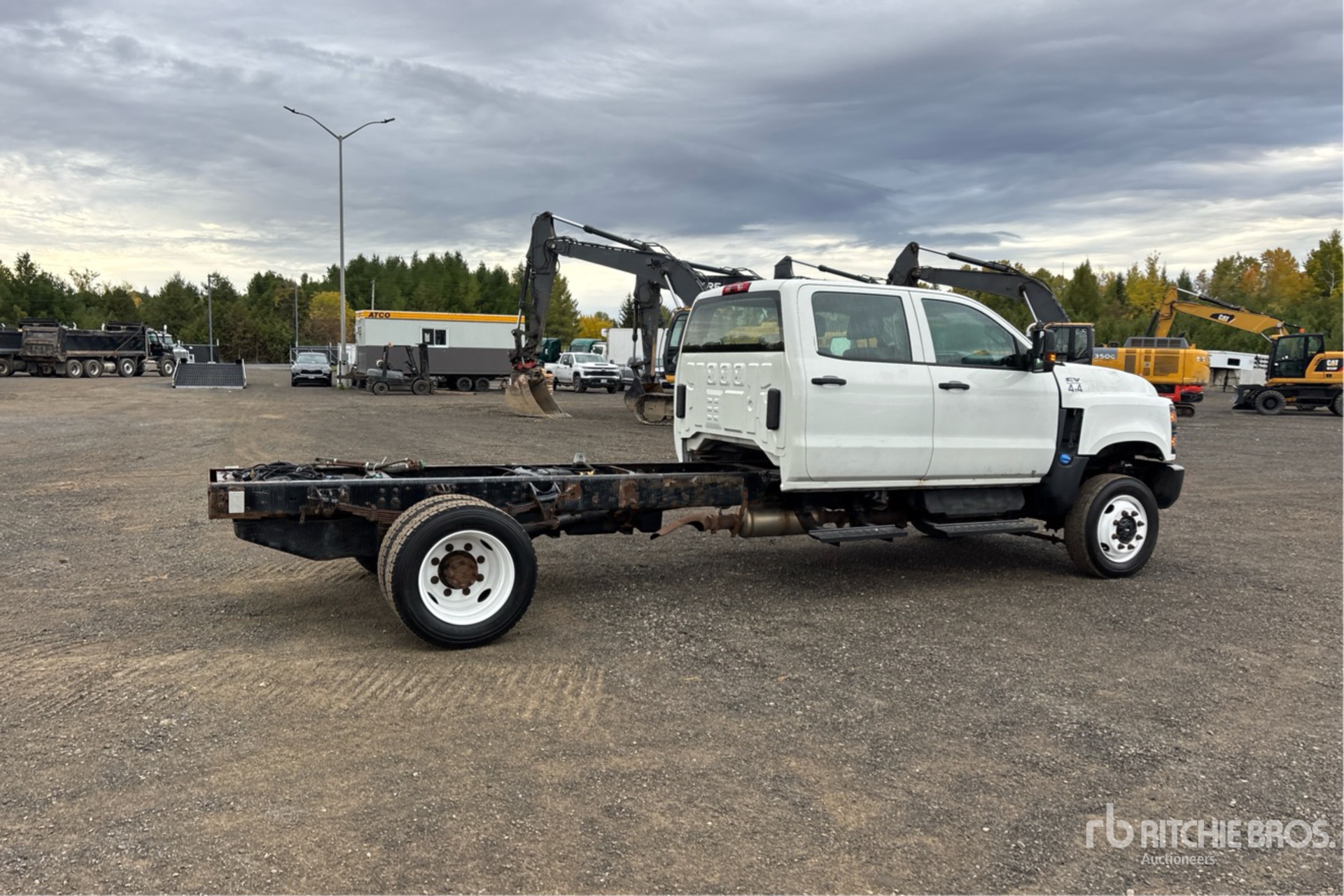 General Appearance with Picture, Right Rear Corner