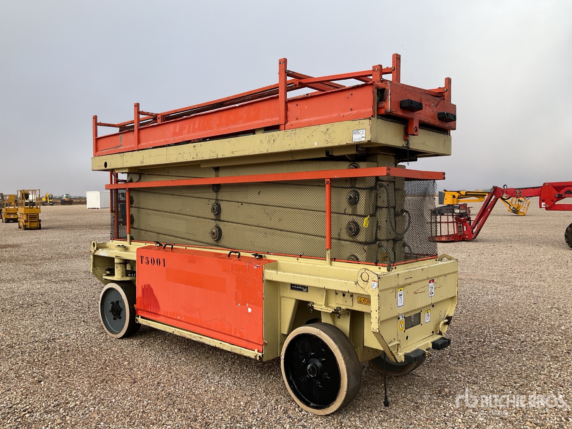 General Appearance with Foto, angolo posteriore sinistro