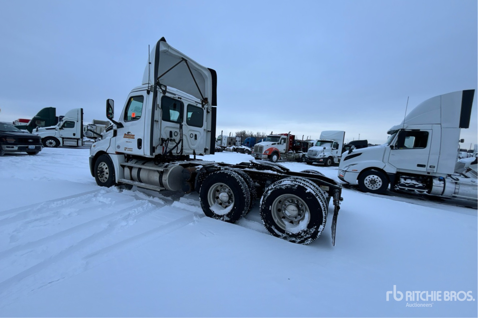 General Appearance with Imagen: esquina trasera izquierda