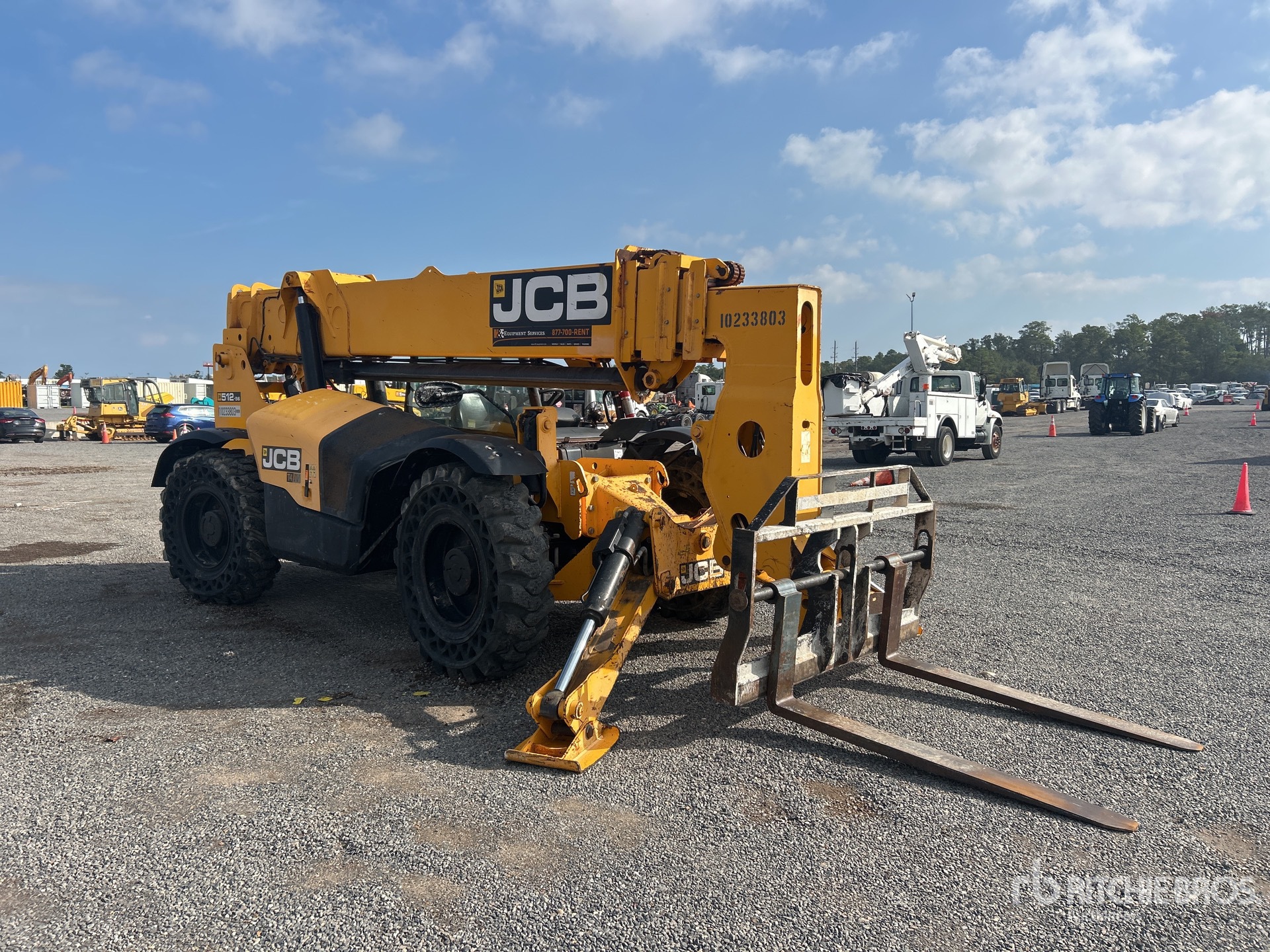 General Appearance with Picture, Right Front Corner