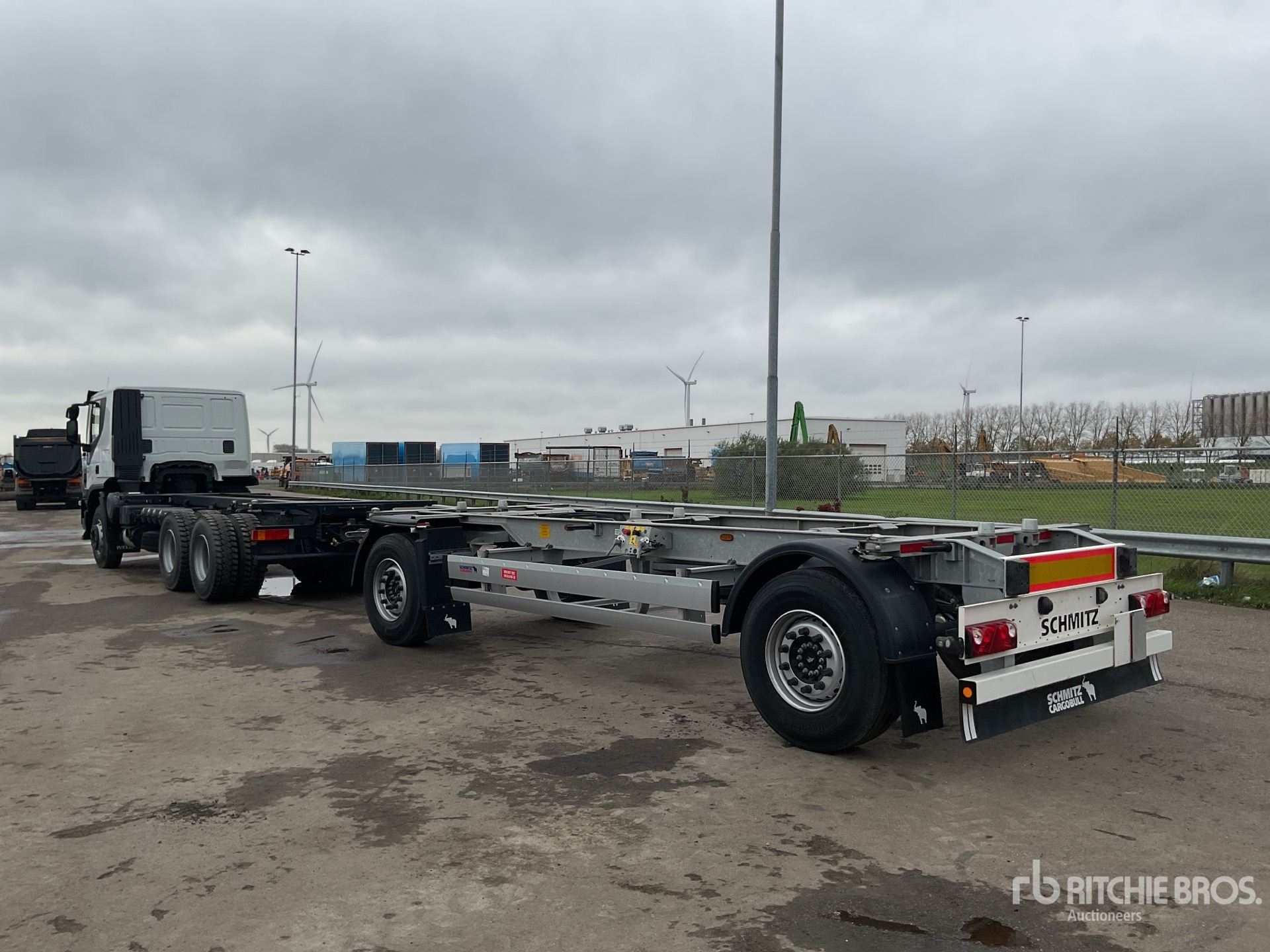 General Appearance with Bild, Ecke hinten links