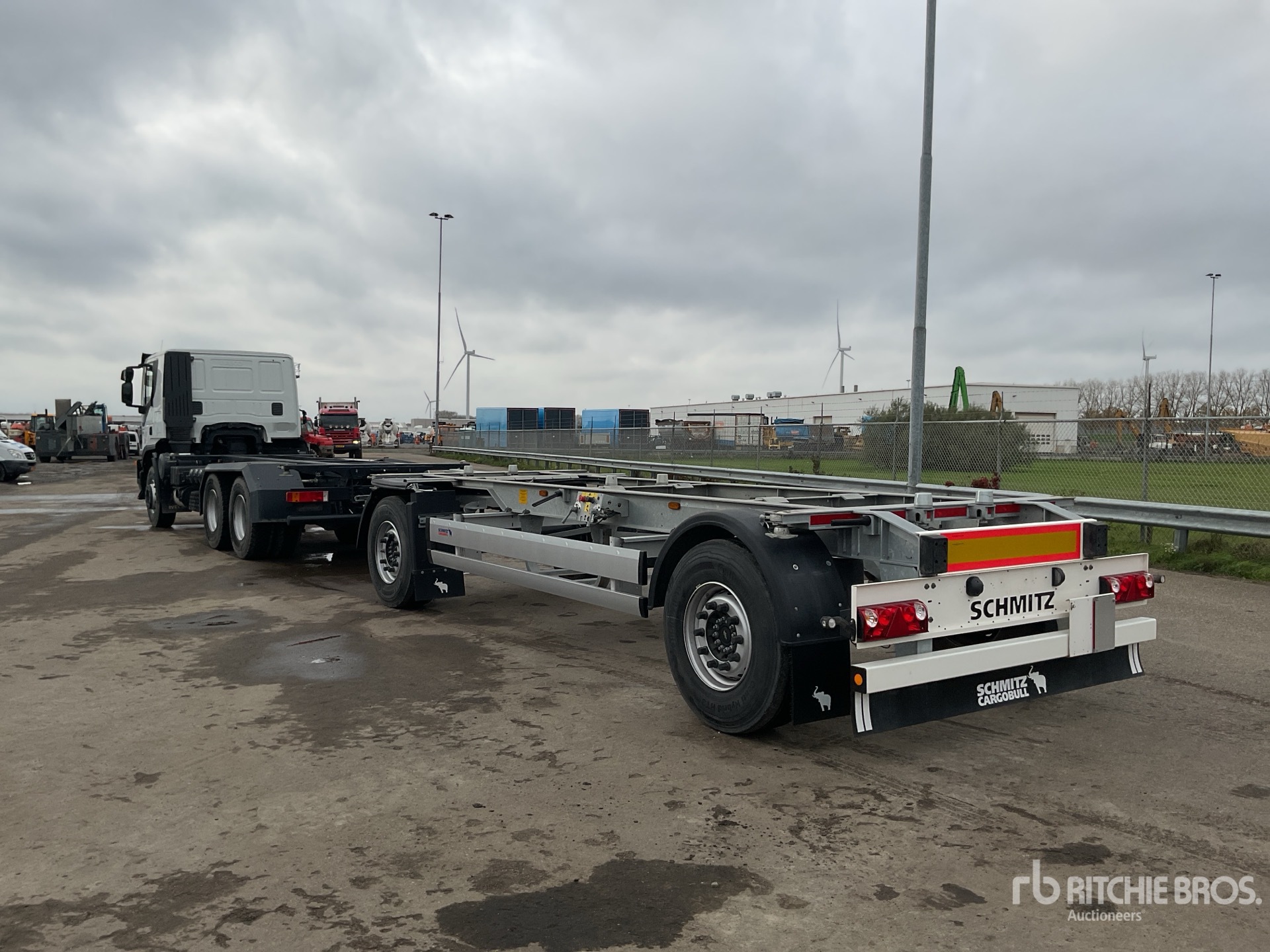 General Appearance with Bild, Ecke hinten links