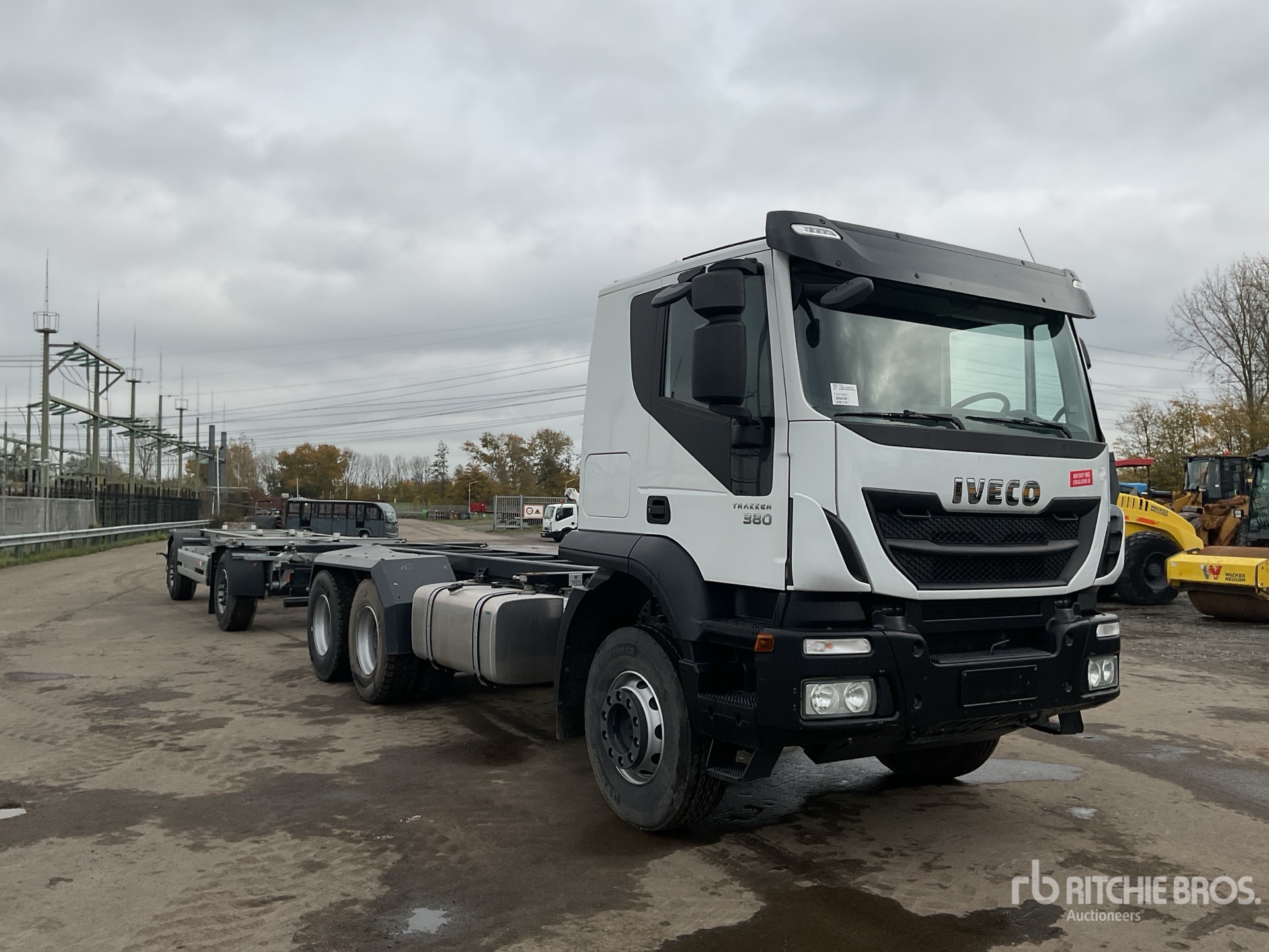 General Appearance with Bild, Ecke vorne rechts