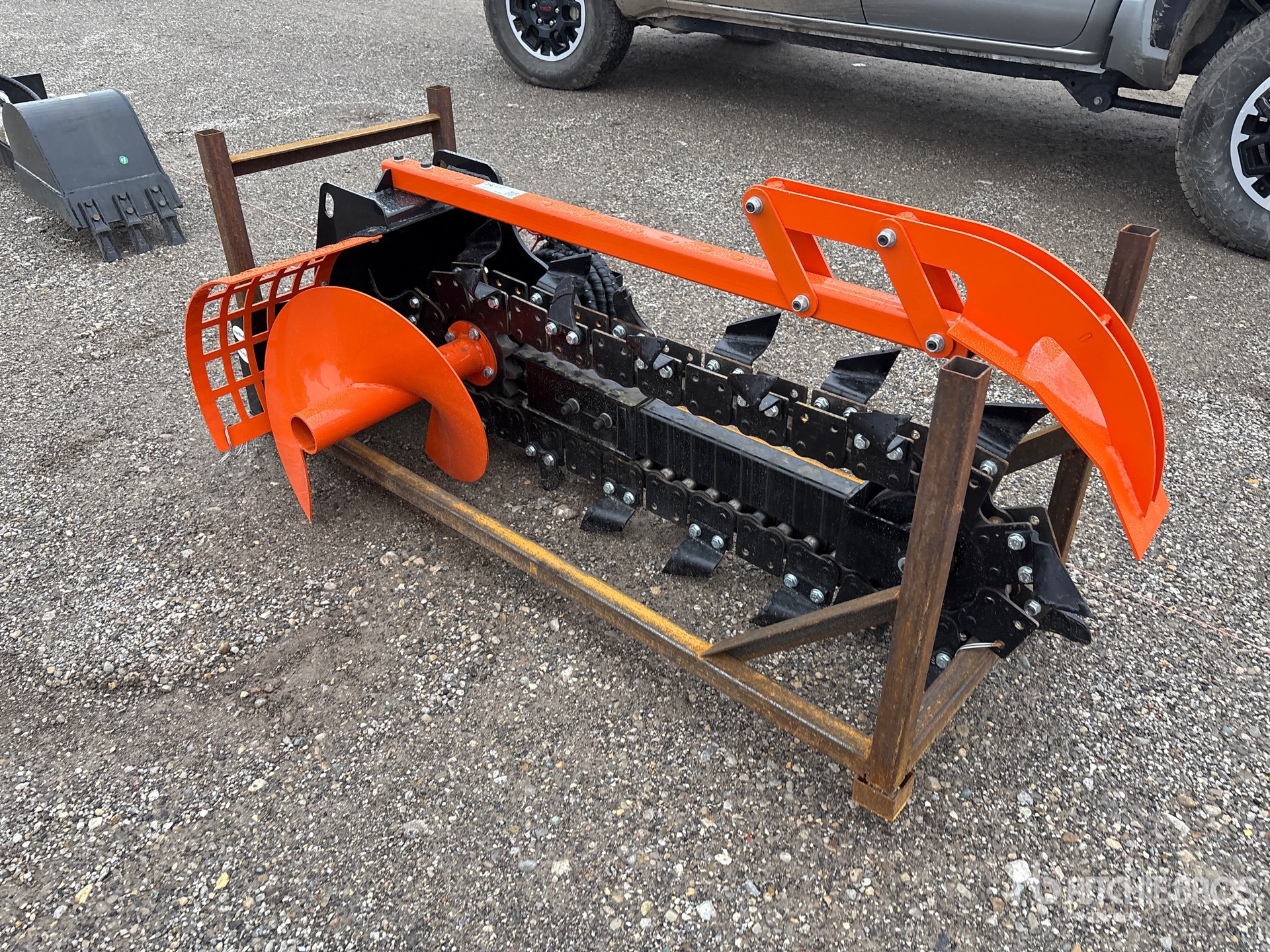 General Appearance with Picture, Right Front Corner