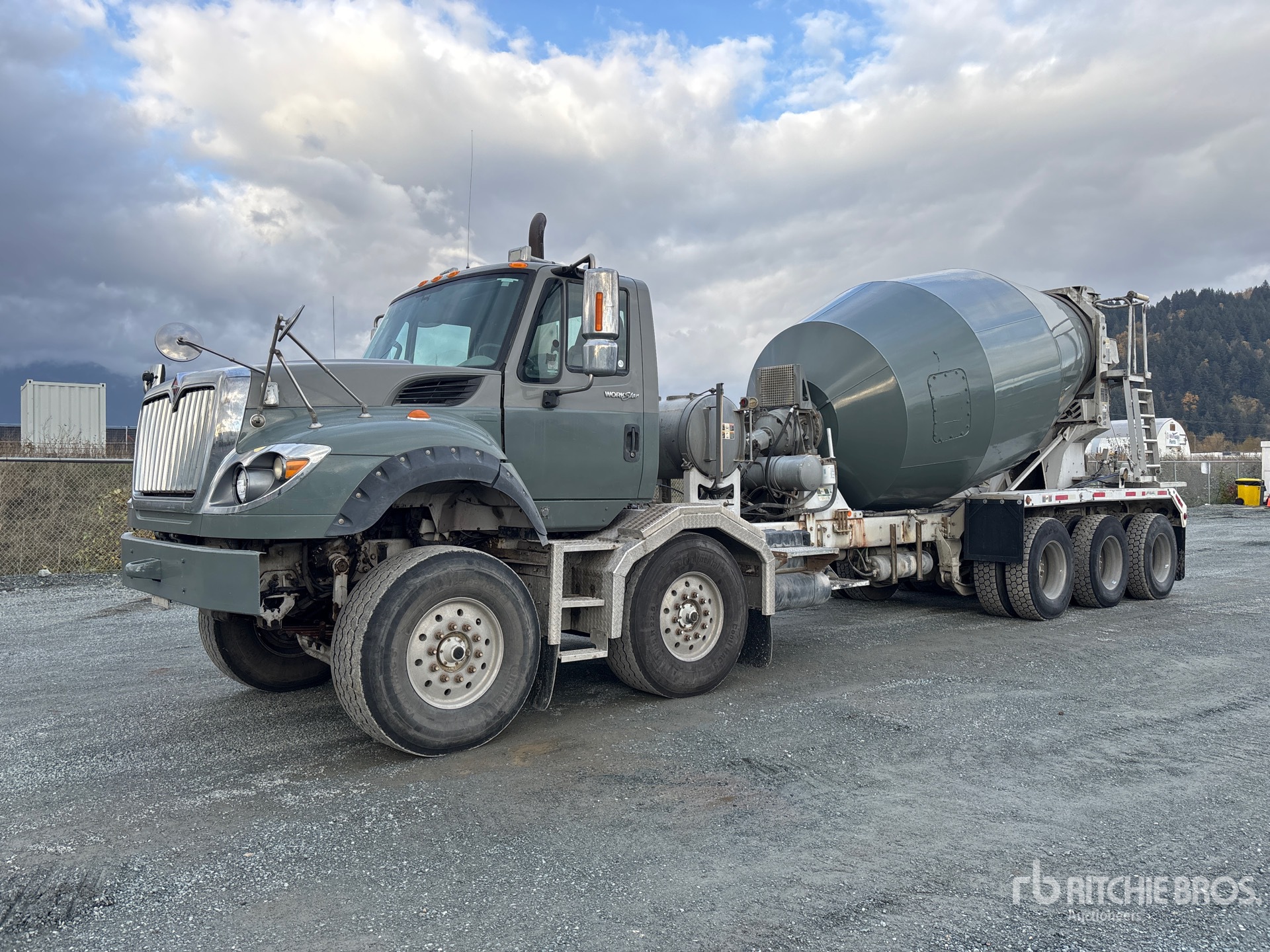 General Appearance with Featured Photo